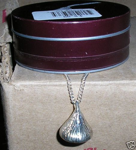 HERSHEY’S KISSES SILVER 18 INCH NECKLACE W/TIN kiss hershey