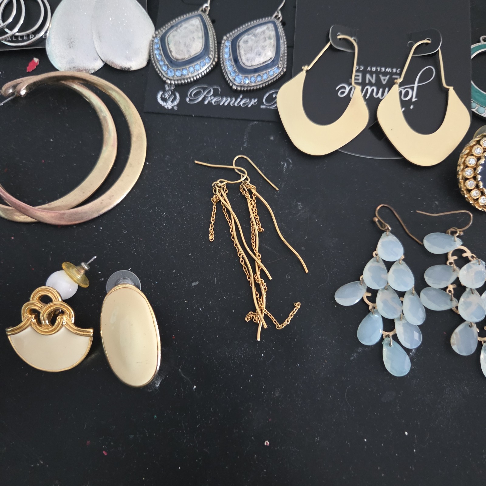 Lot of New & Used Earrings . Mixed colors and models.