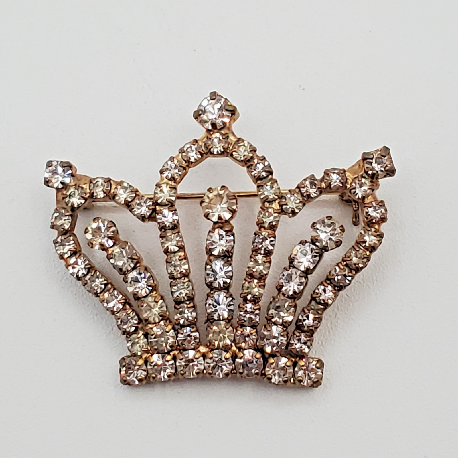 VTG Crown Brooch 1.5in Gold Tone Clear Fiery Crystal Queen Princess Royalty