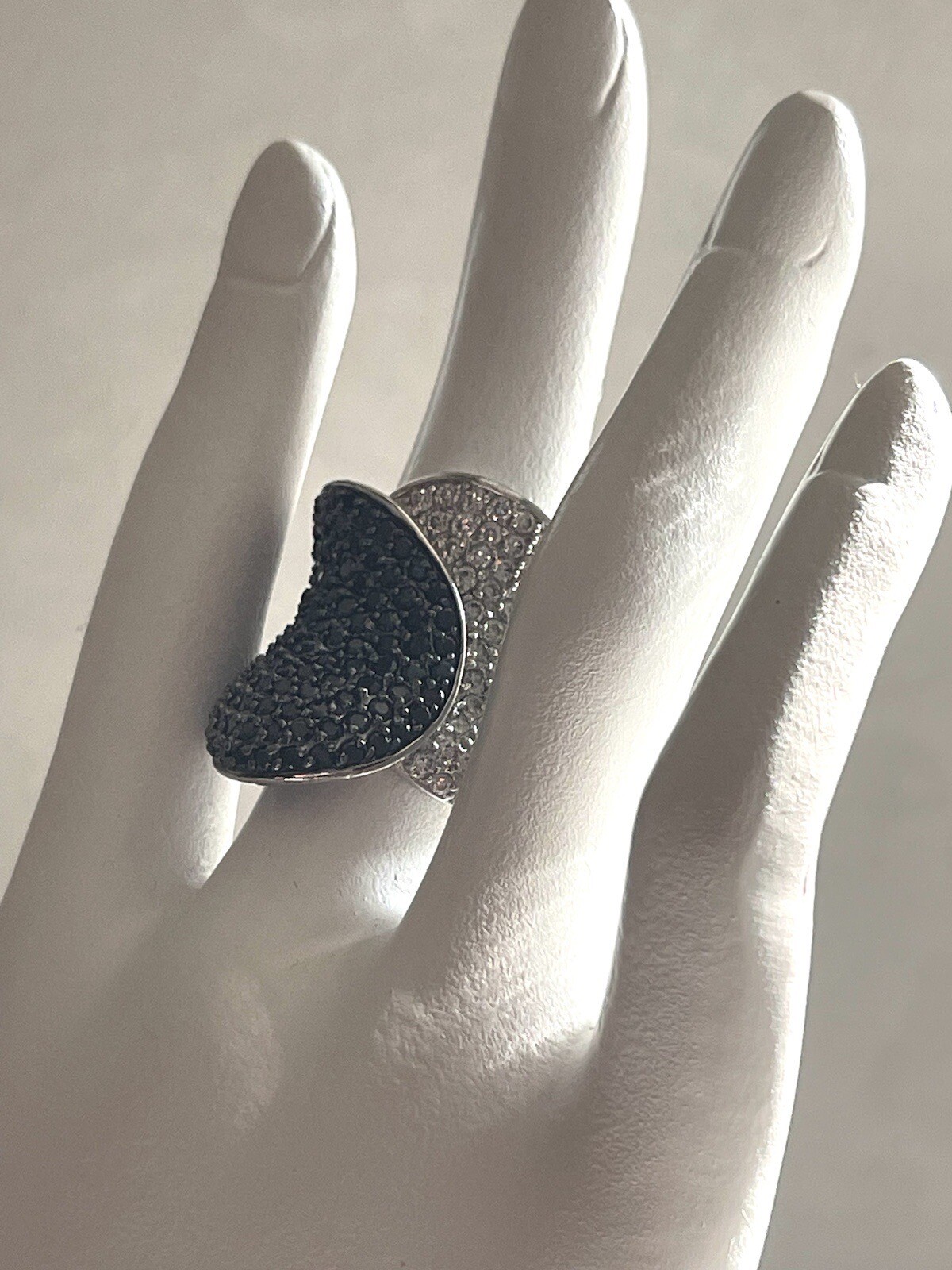 Bold Silver Tone Ring Band with Black And White Pave Stones Statement Size 7