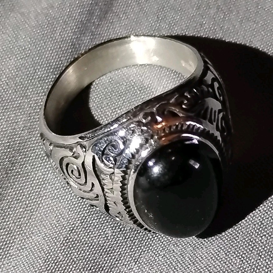 Outlaws Amsterdam Stainless Steel Signet Men Ring Oval Black Onyx Bezel Size 11