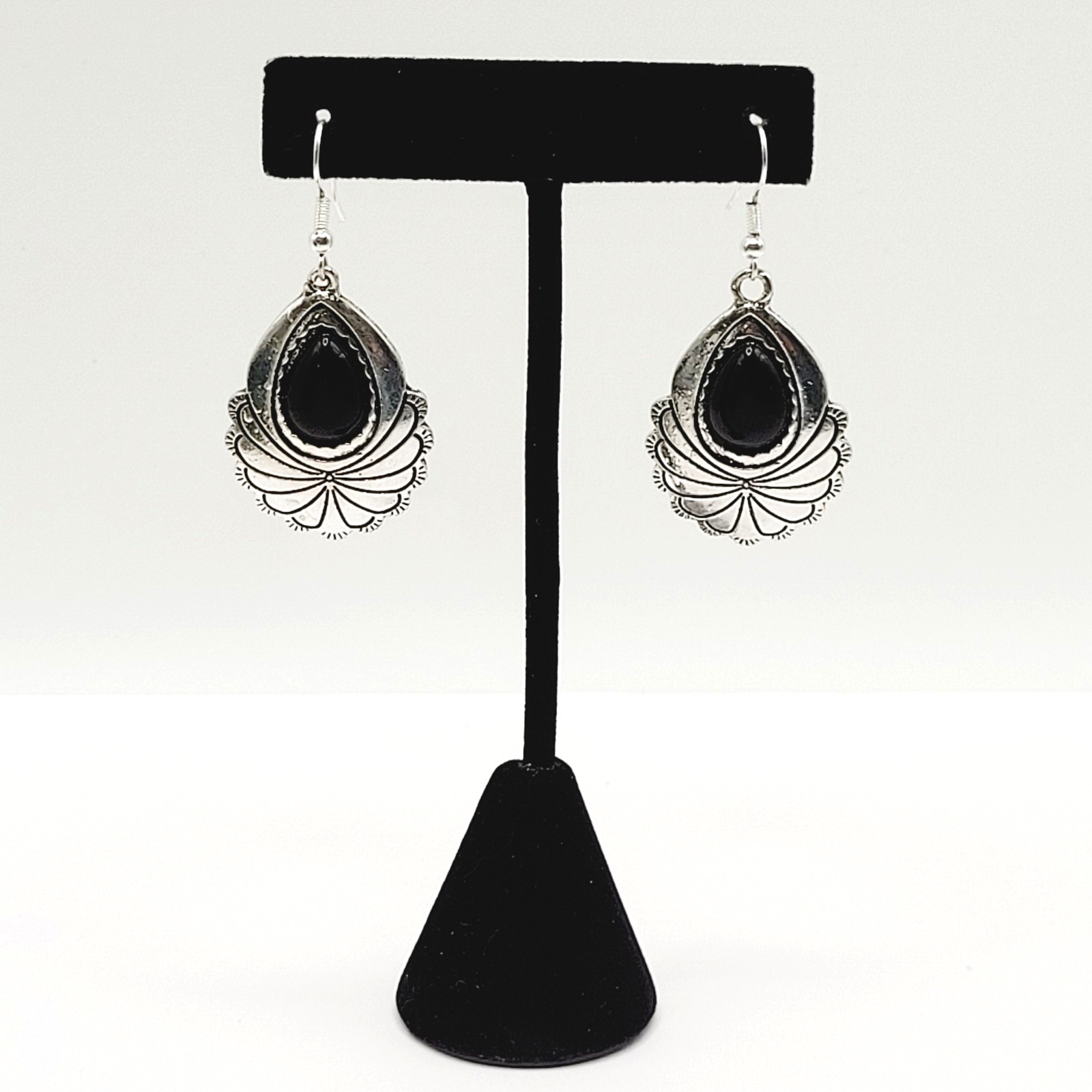 Southwest Style Silver Tone Black Agate Pear Stone Silver Tone Pierced Earrings