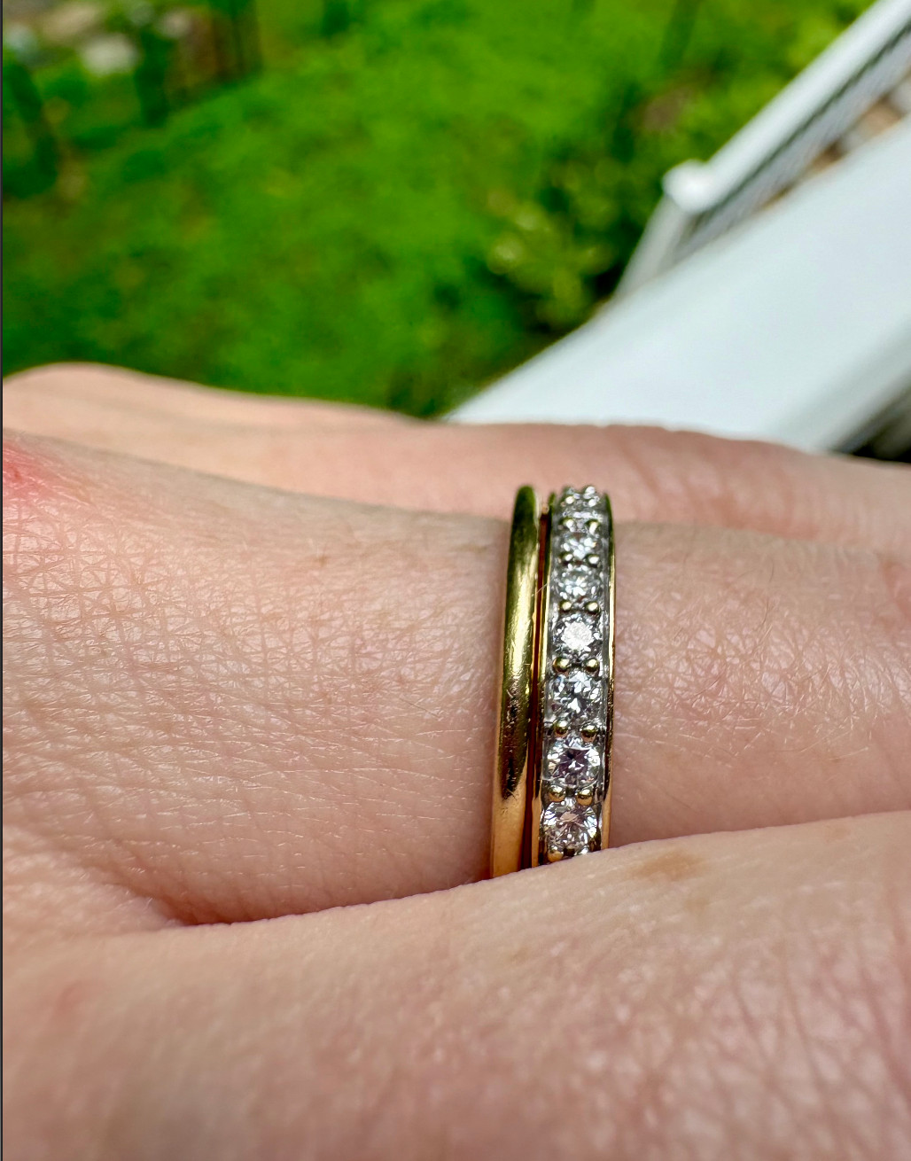 1/4 CT. T.W. Lab Grown White Diamond 10K Gold Wedding Band