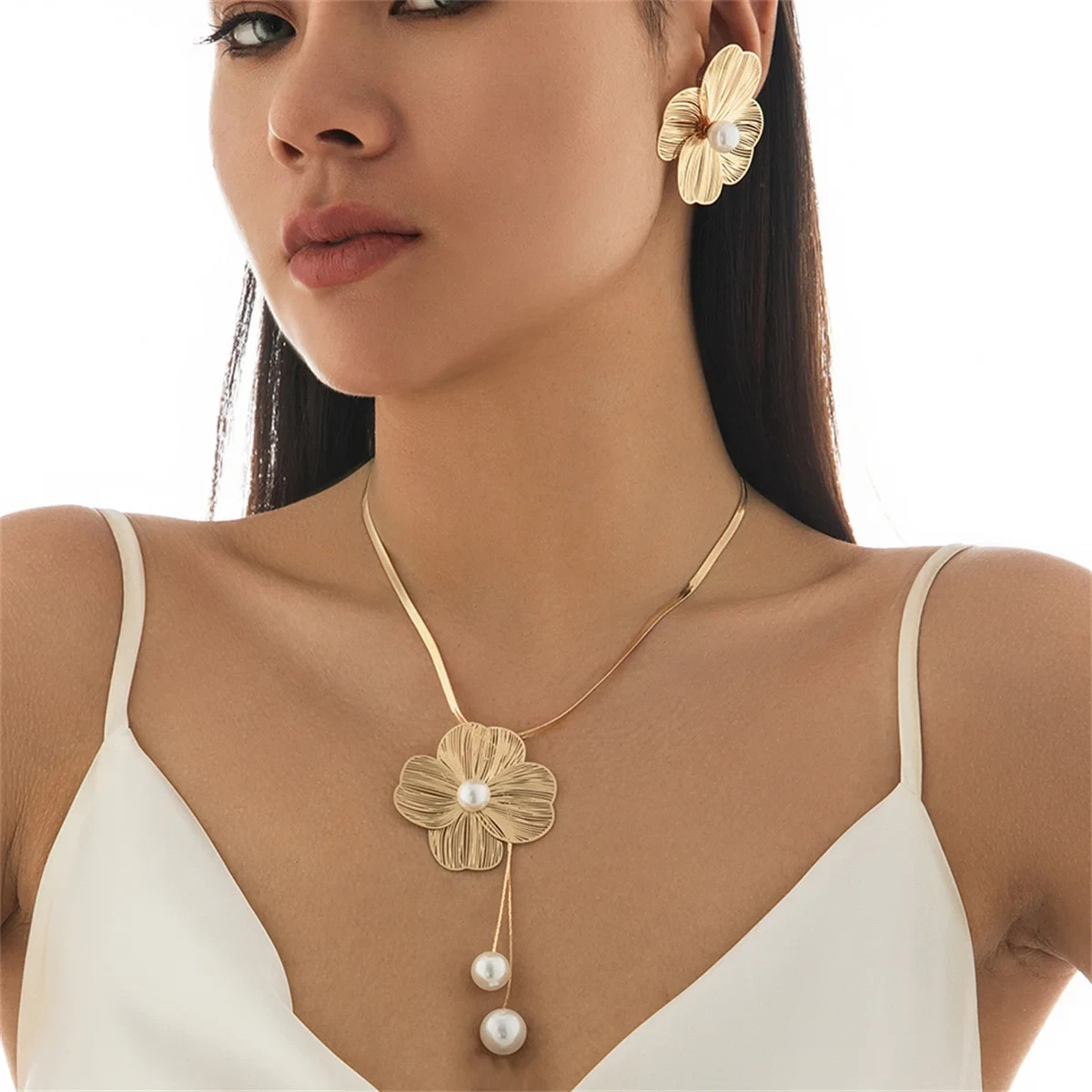 Modern Hollow Flower Jewelry Set for Women Metal Skeleton Floral Necklace Earrin