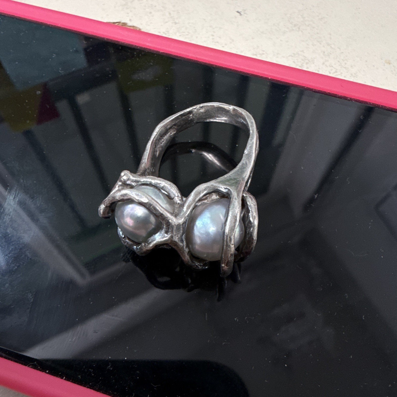 Silver Tone Metal Cocktail Bypass Ring w/ 2 White Baroque Pearls Sz 8.25