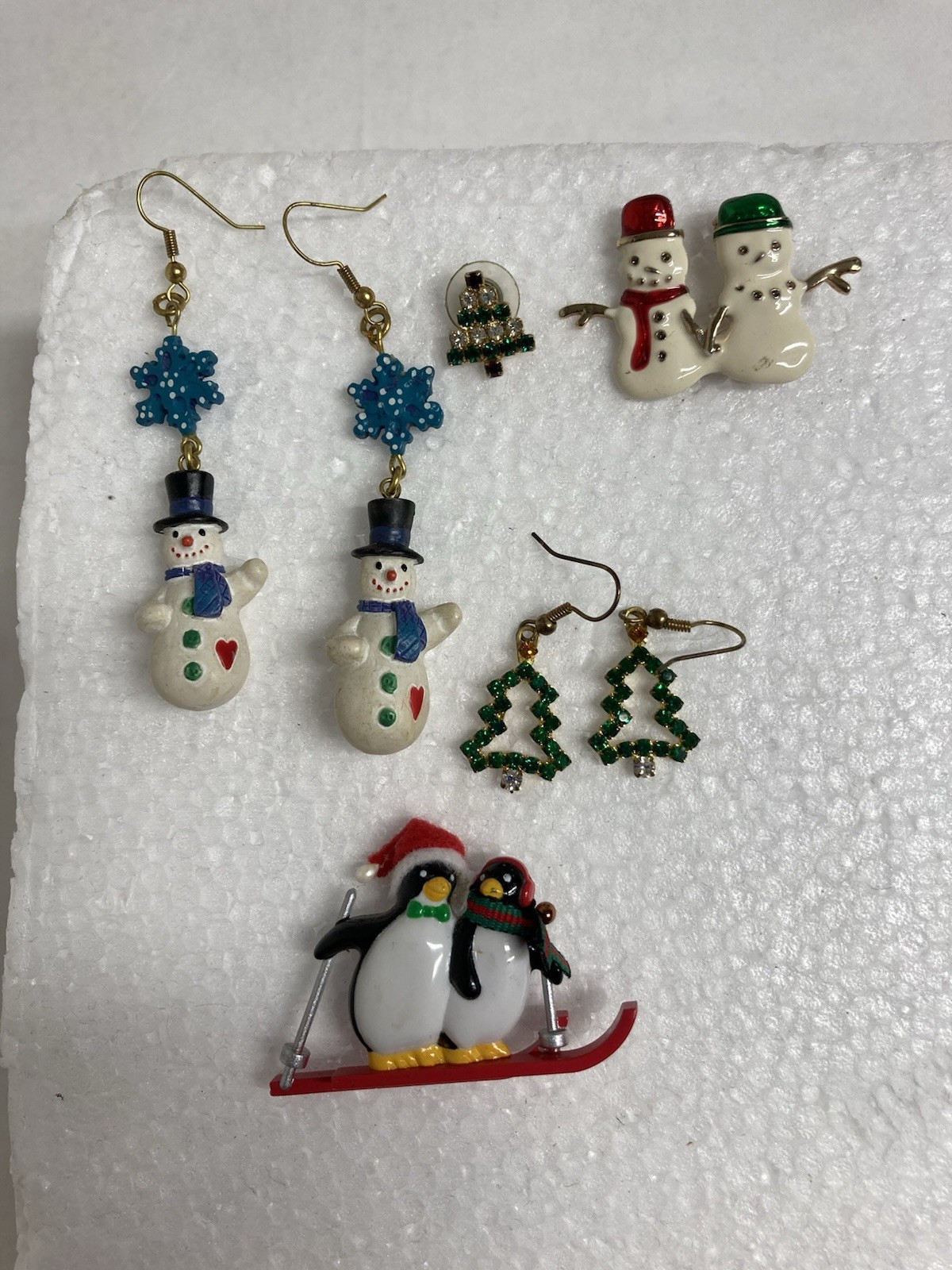 Christmas Time Jewelry Pins And Earrings