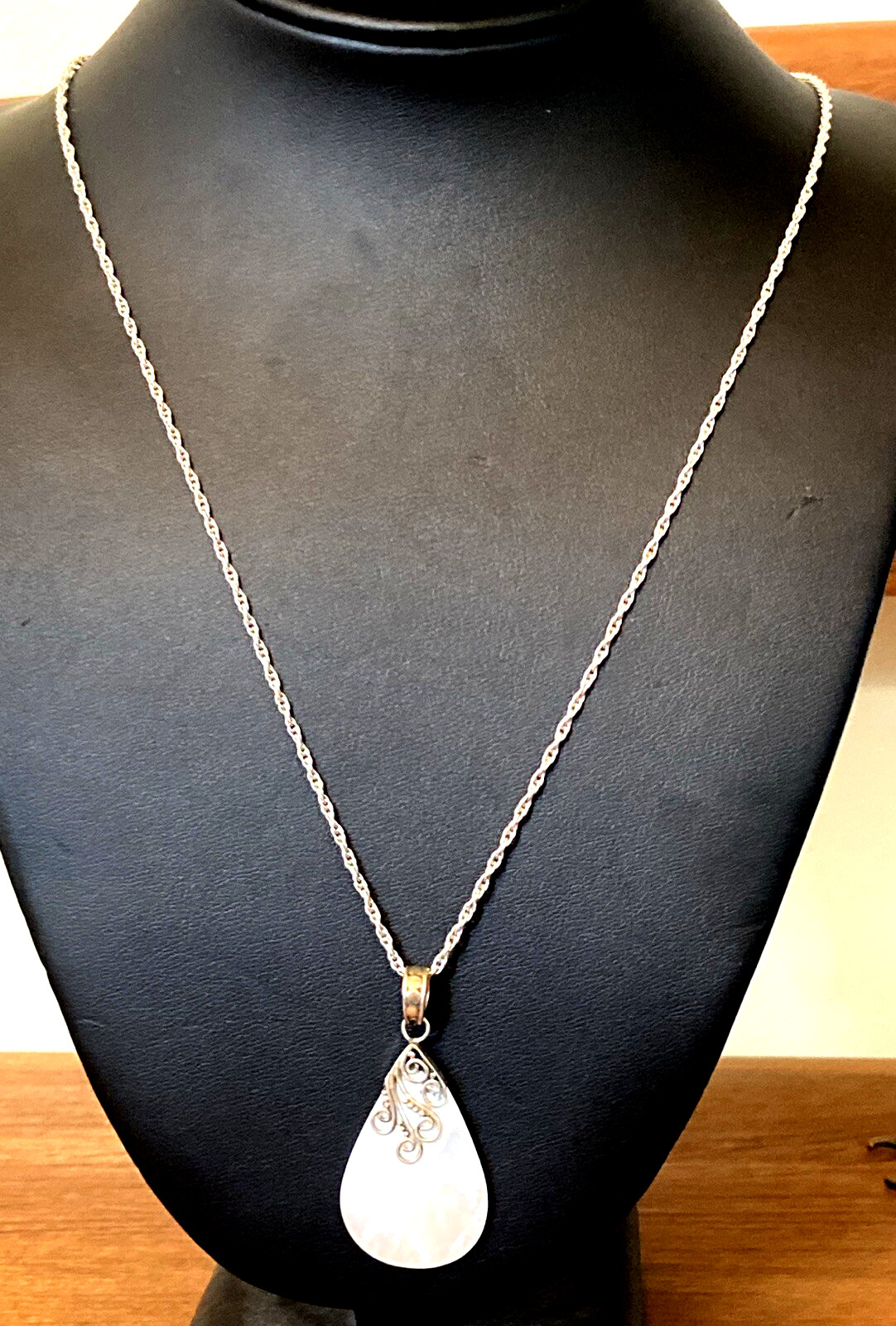 ATI Sterling Silver / 925 Mother of Pearl Drop Pendant Necklace ‘& Earrings Set