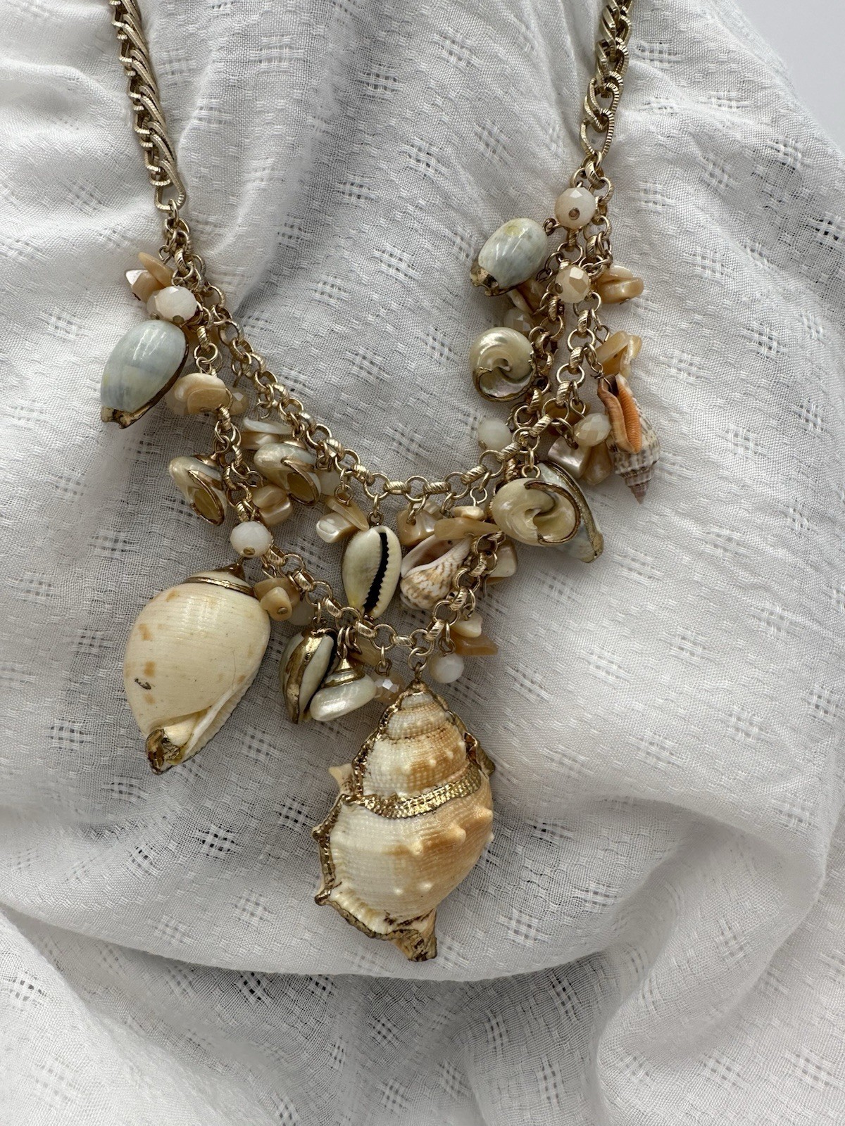 Tommy Bahama Seashell & Beaded Necklace Approx. 21” Gold/Silver Toned Chain