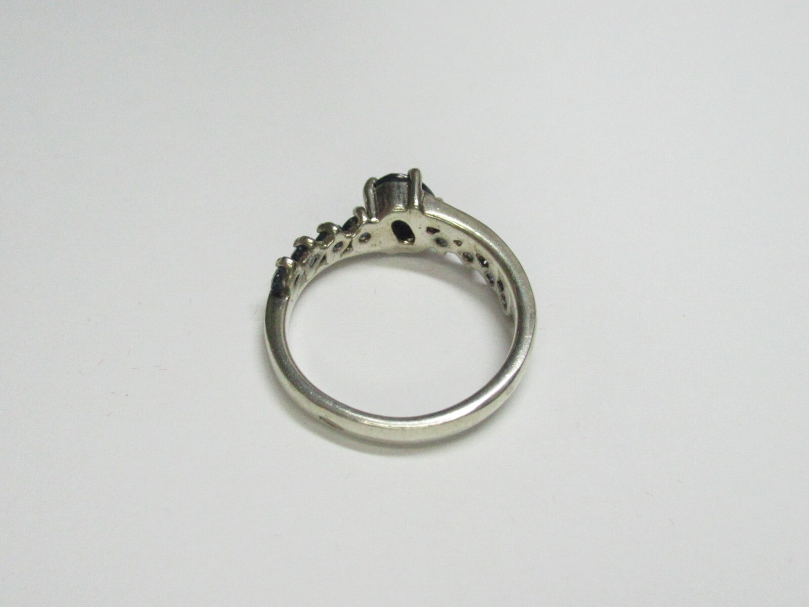 Women’s 925 sterling silver ring, sapphire, 3,73 gr, size 8.