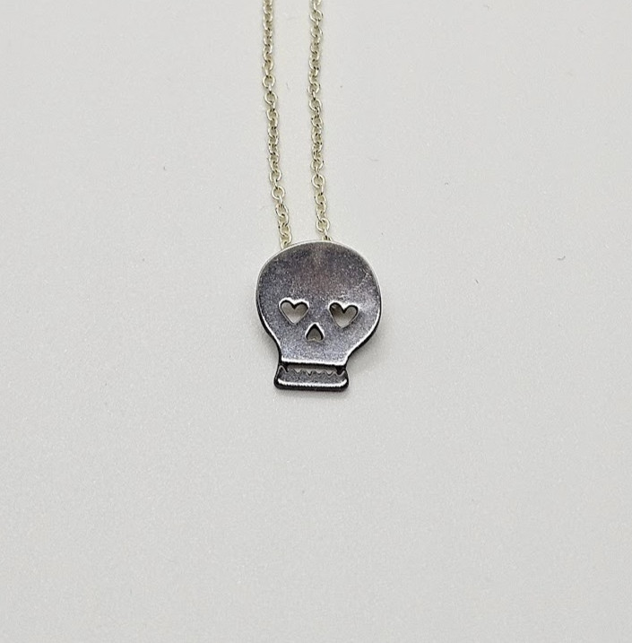 NEW in Box – Dogeared 18″ Sterling Silver Make A Wish SKULL Necklace