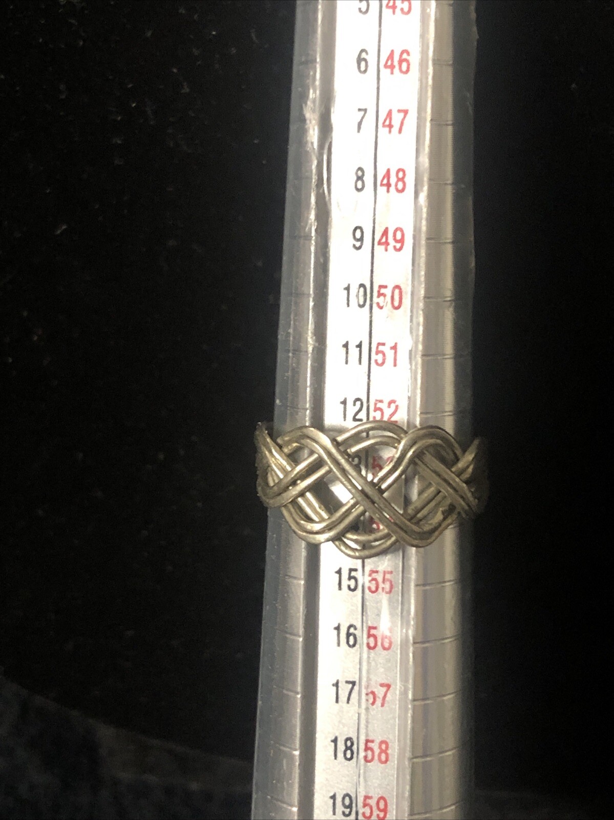 WOMAN’S HANDMADE SILVER WEAVED PATTERN ALL OCCASION RING WITH BOX SIZE 6 1/2