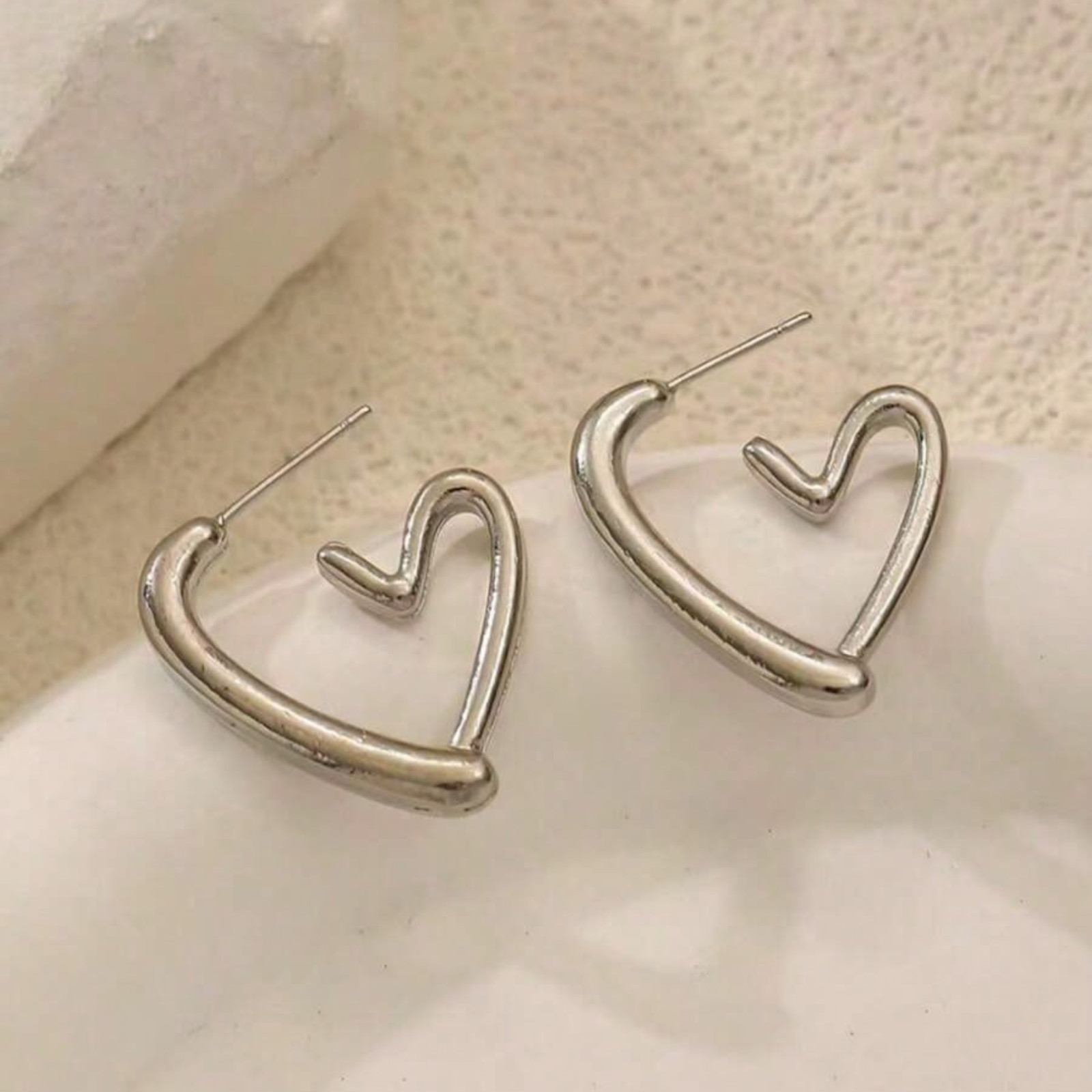 1 pair Heart Shaped Hoop Earrings Women Elegant Jewelry Love Earrings Ear Stud