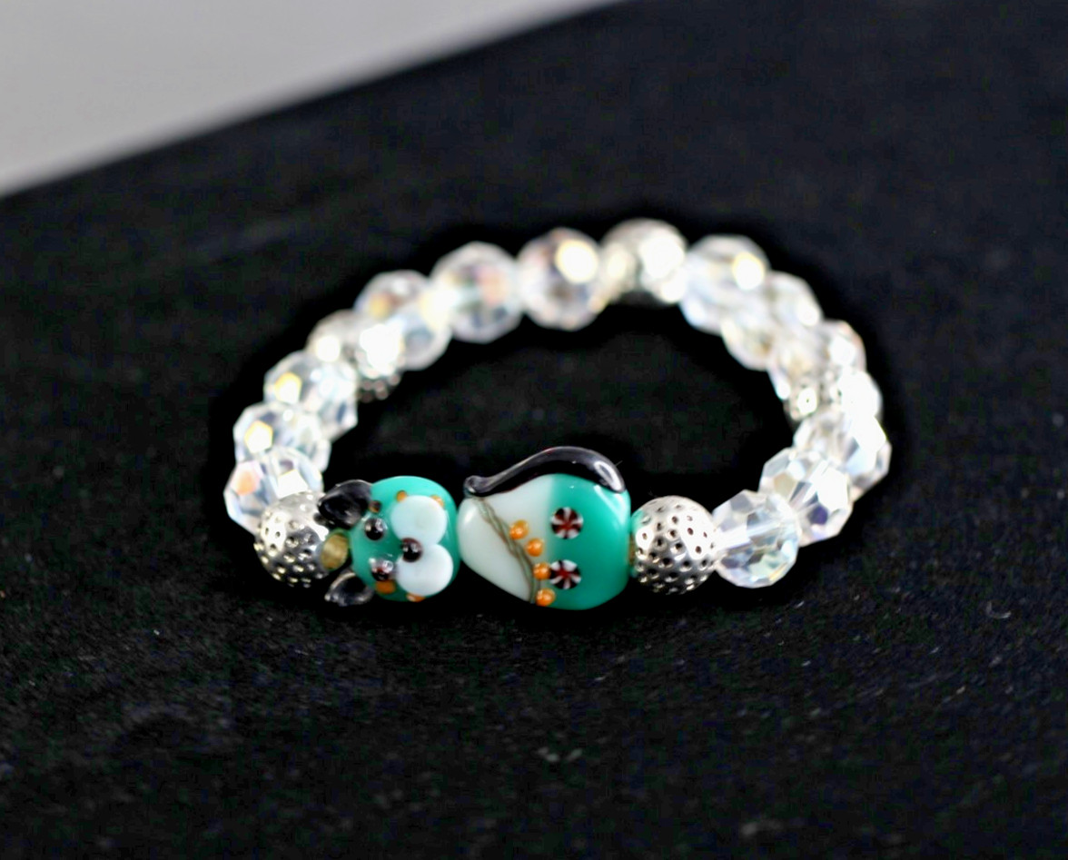 Green Cat Lampwork Bead Bracelet 6.5″ Elastic Glass faceted Crystals Kitten