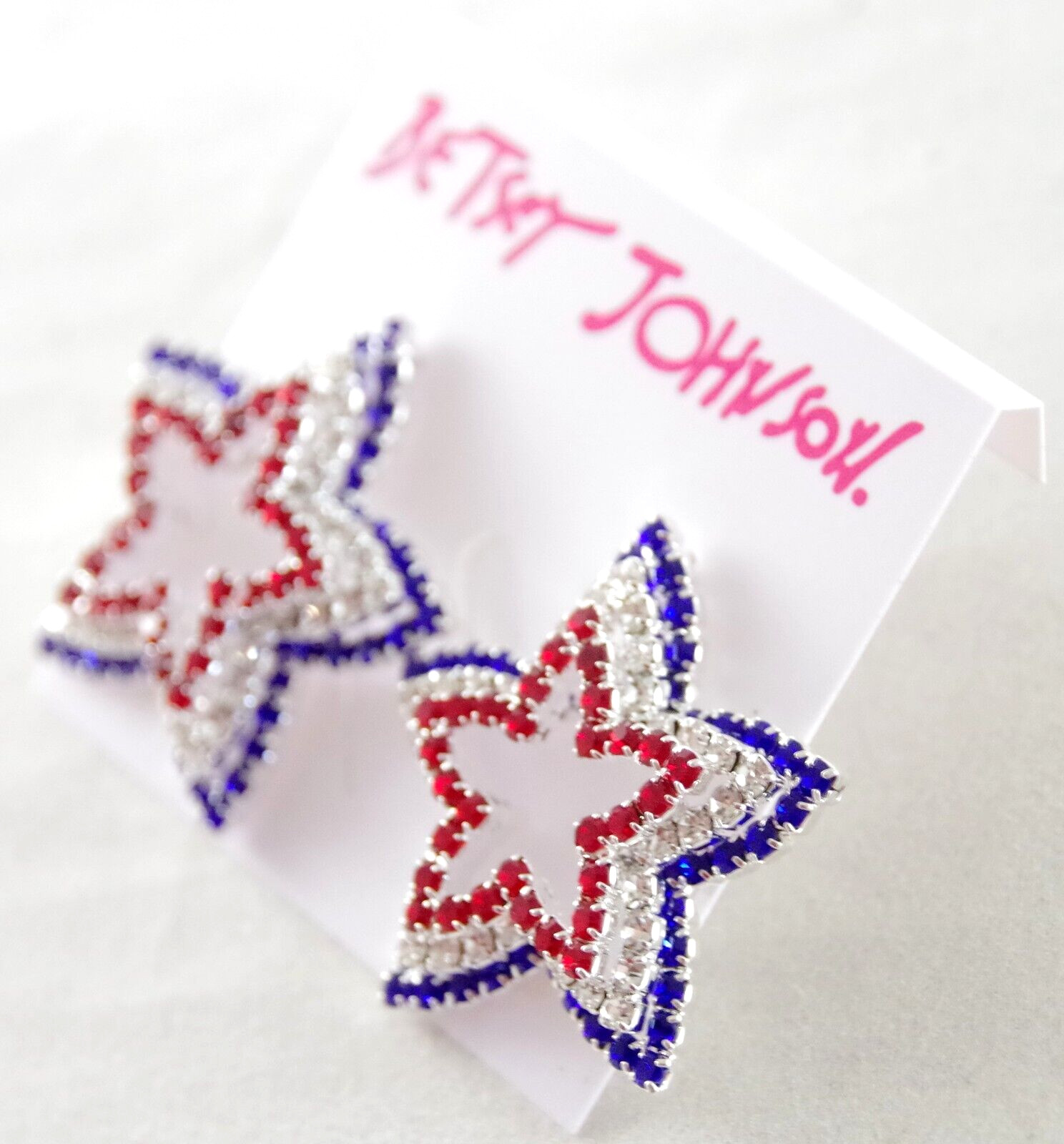 Prong-Set Rhinestones! 1.25″ NEW BETSEY JOHNSON PATRIOTIC TIERED STAR EARRINGS