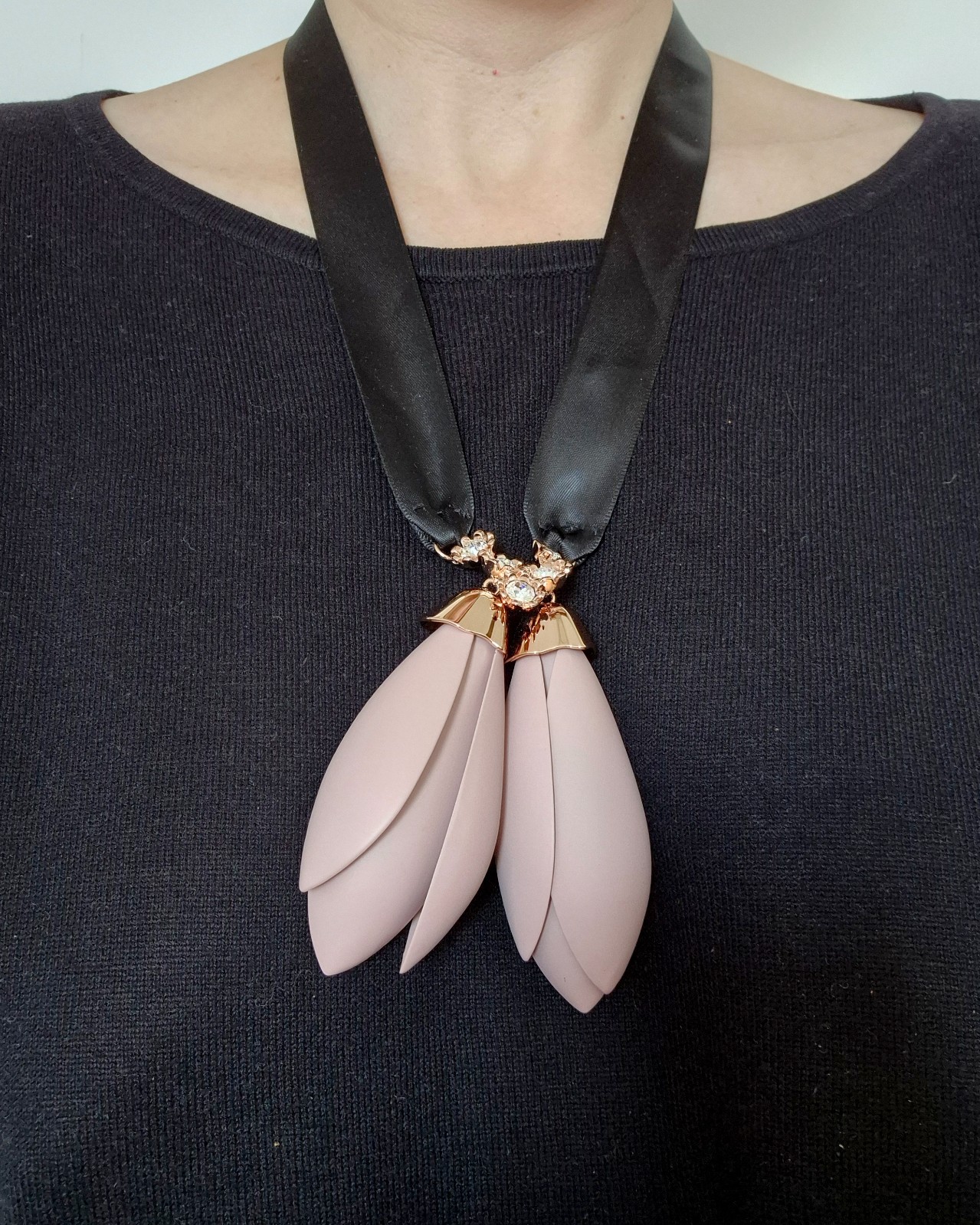 Ted Baker Jewelled Magnolia Pendant Necklace. New without tags.
