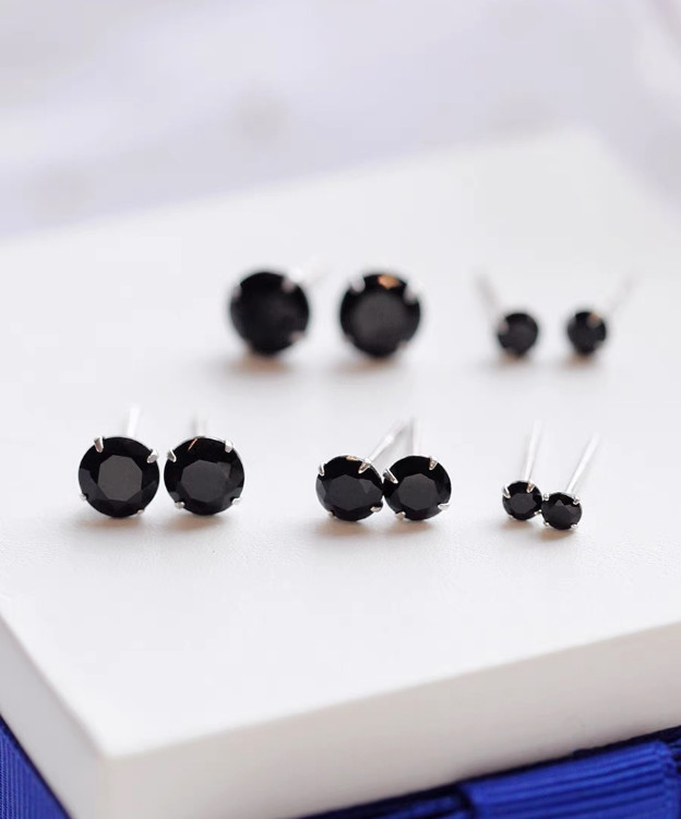 A Pair Solid 925 Sterling silver stud earrings black CZ round prong setting