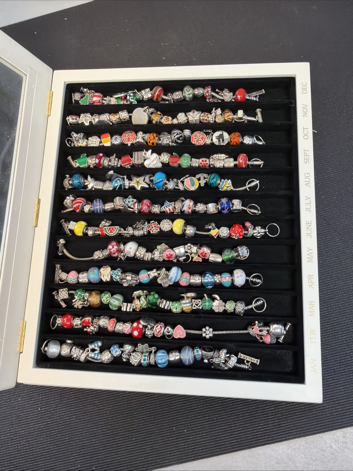 Willabee and Ward 12-Month Holiday Charm Bracelet w/ Display Case Ms2