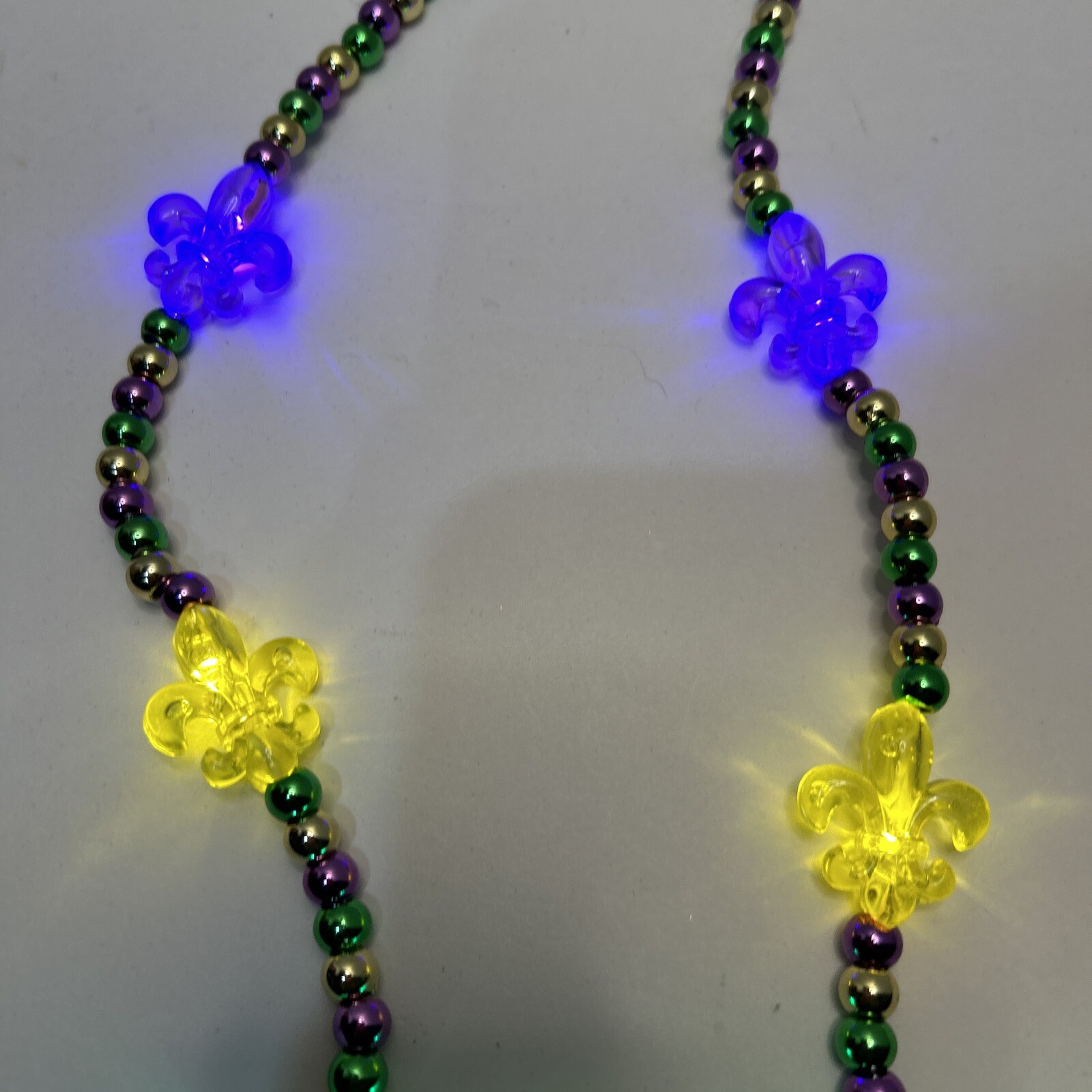 Light-Up Mardi Gras Necklace 16″ Purple Green & Gold LED Lights W/ 2 Extra Beads