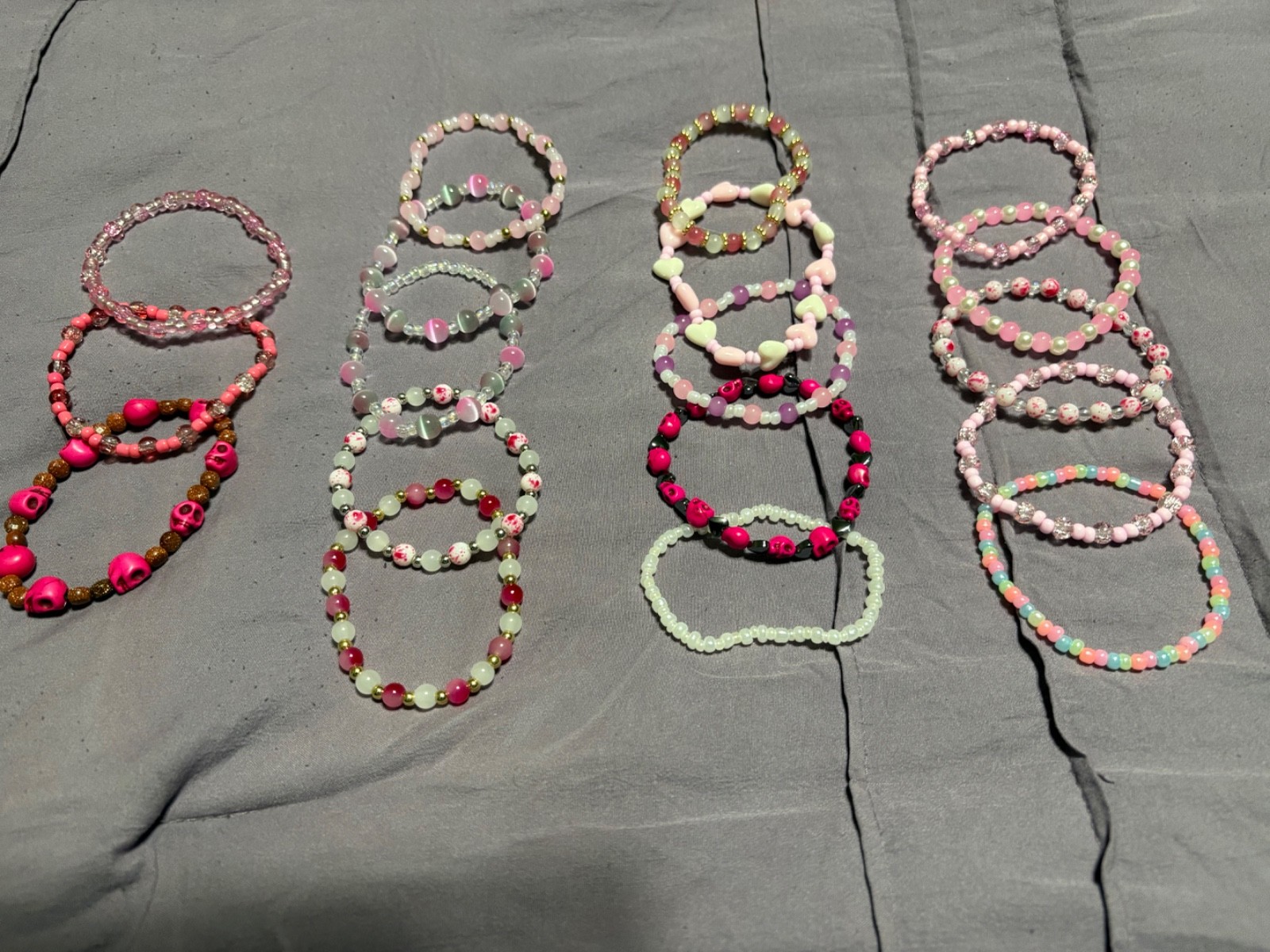 bracelets for women and men. comes in all shapes, sizes and types.