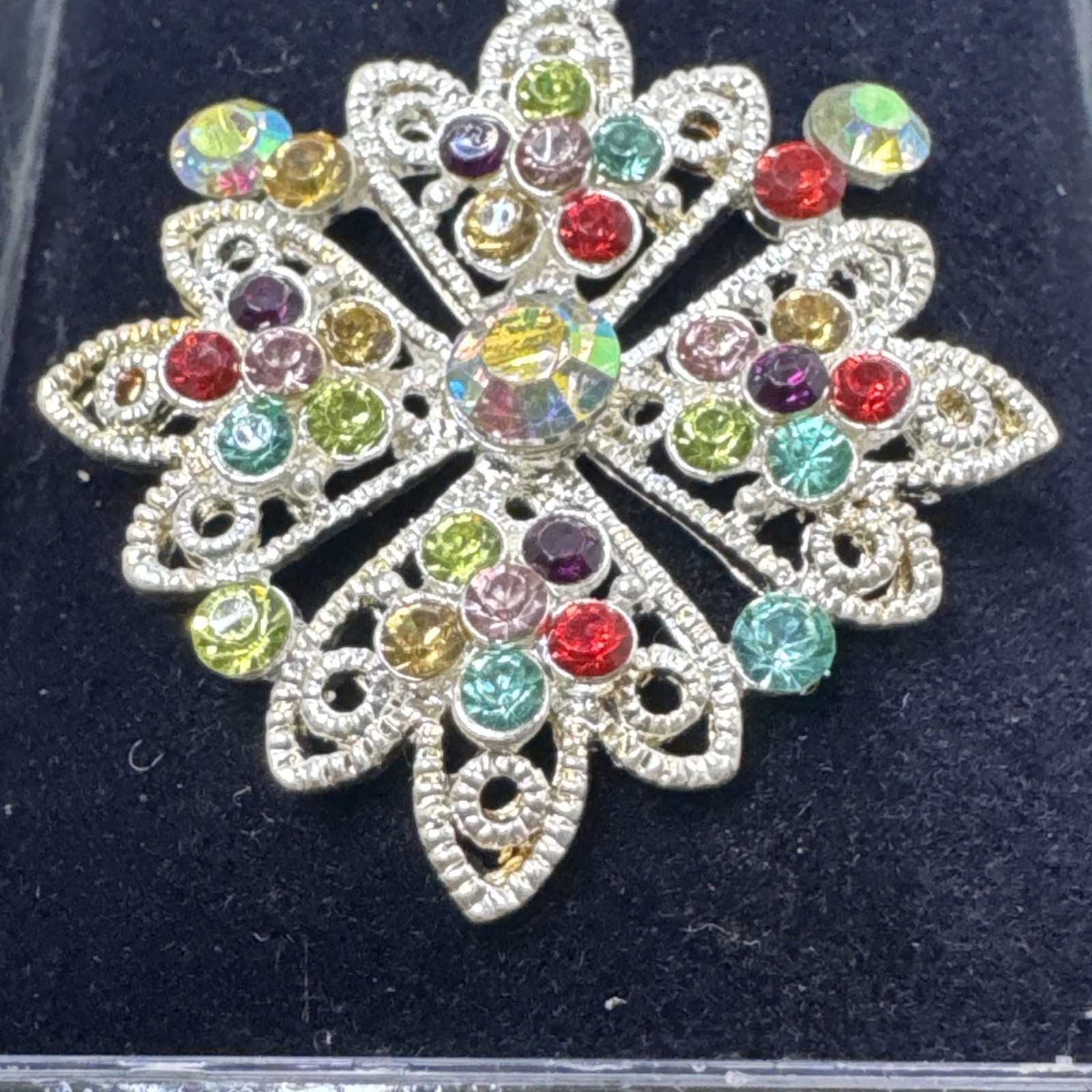 Colorful Rhinestone Snowflake Necklace Silver Tone Diamond Cut Cable Chain 23.5″