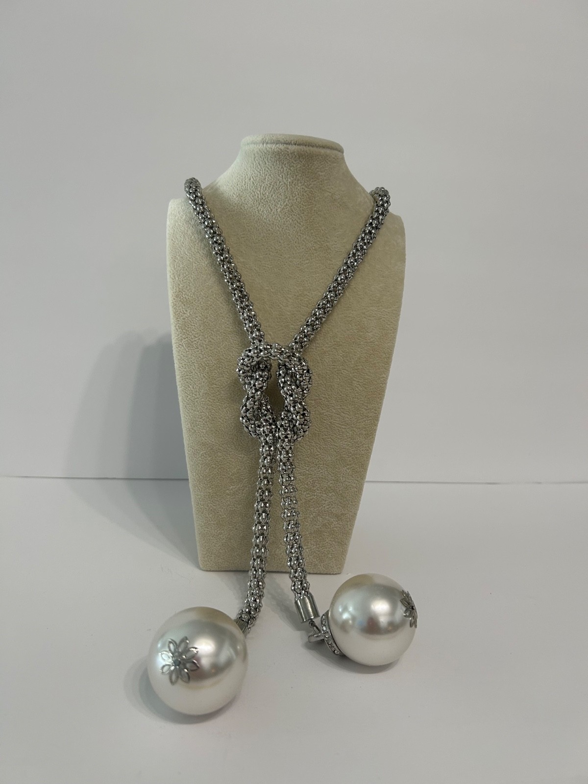 Fashion Necklace, Silver Rope Knot and Pearls