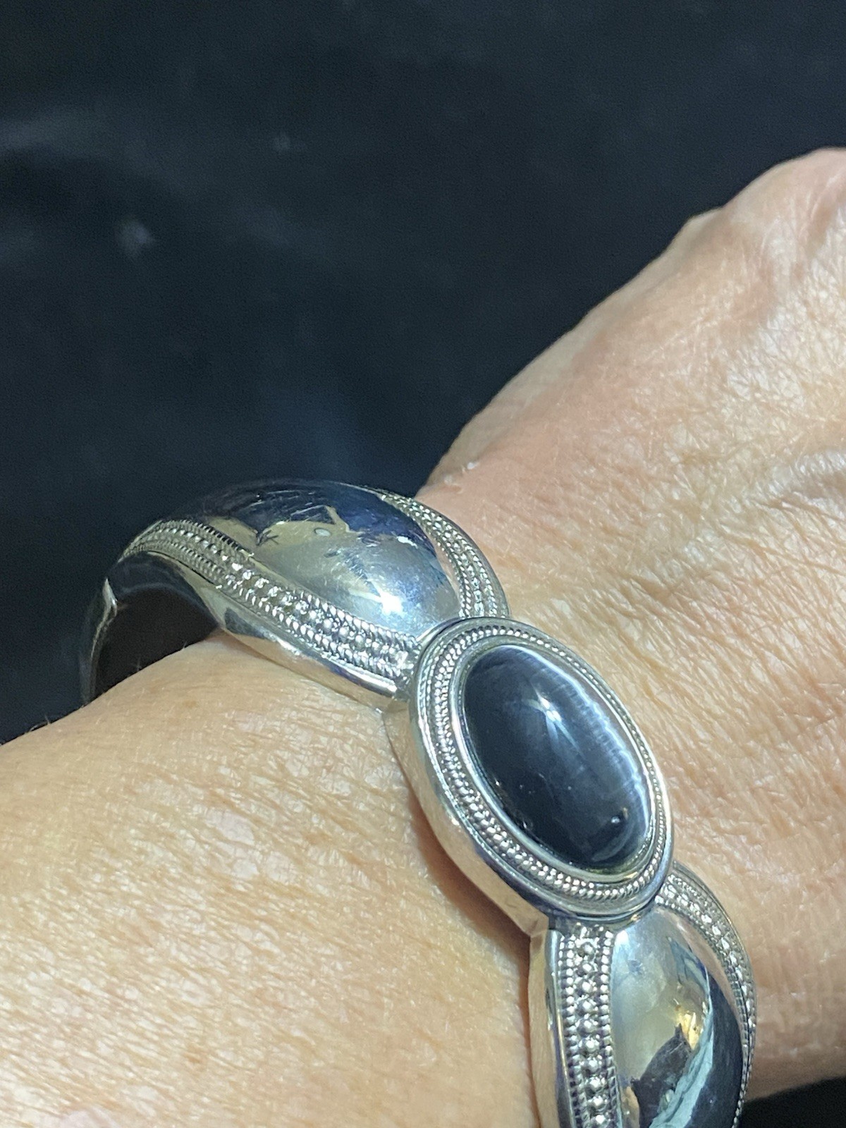 Silver Tone Hinged Bracelet Black Cat’s Eye Design