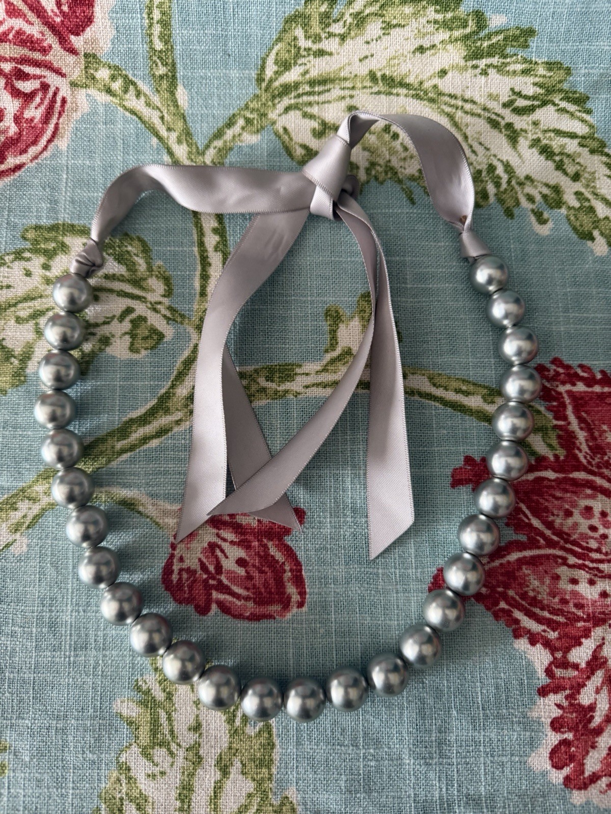 Chunky Pearl Ribbon Tie Necklace