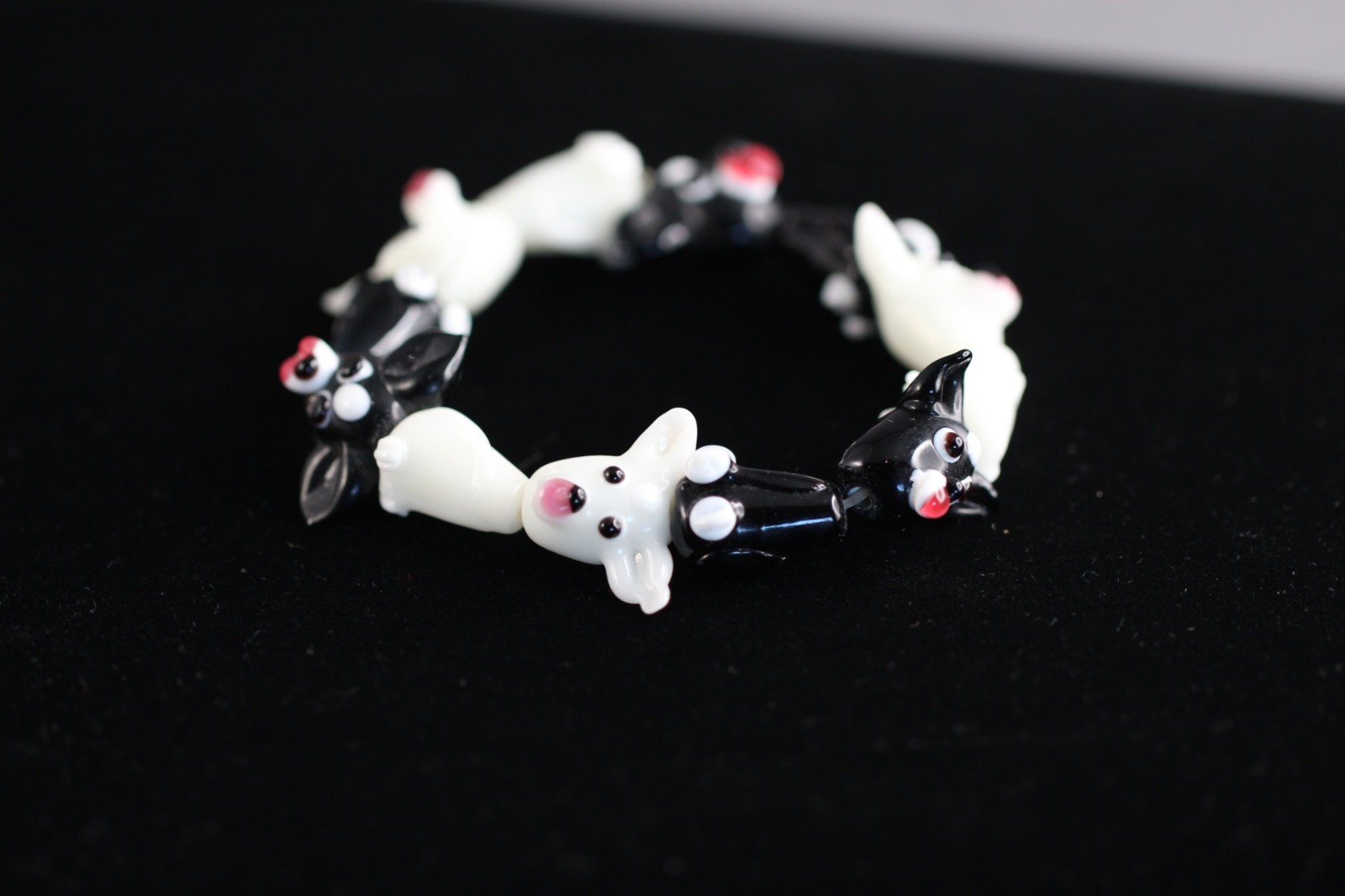 Dog Lampwork Bracelet 6 1/2″ inch Elastic Glass Animal Bead Black and White