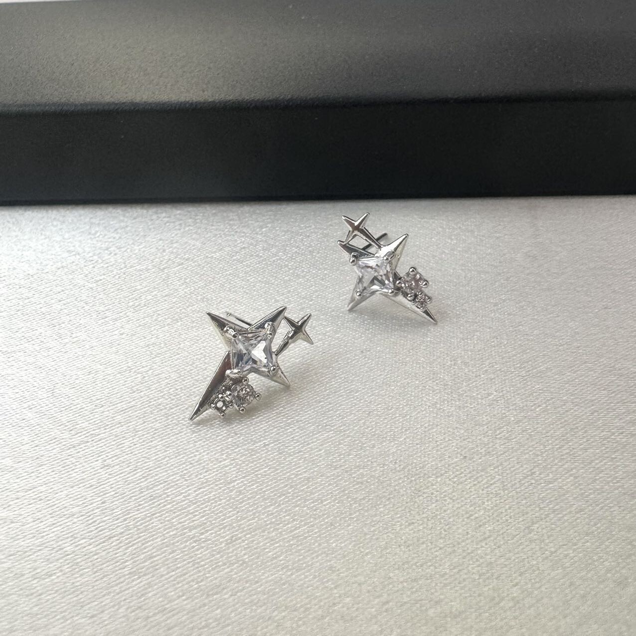 CZ Cubic Zirconia Star Stud Earrings for Men Women Hip Hop Unisex Style