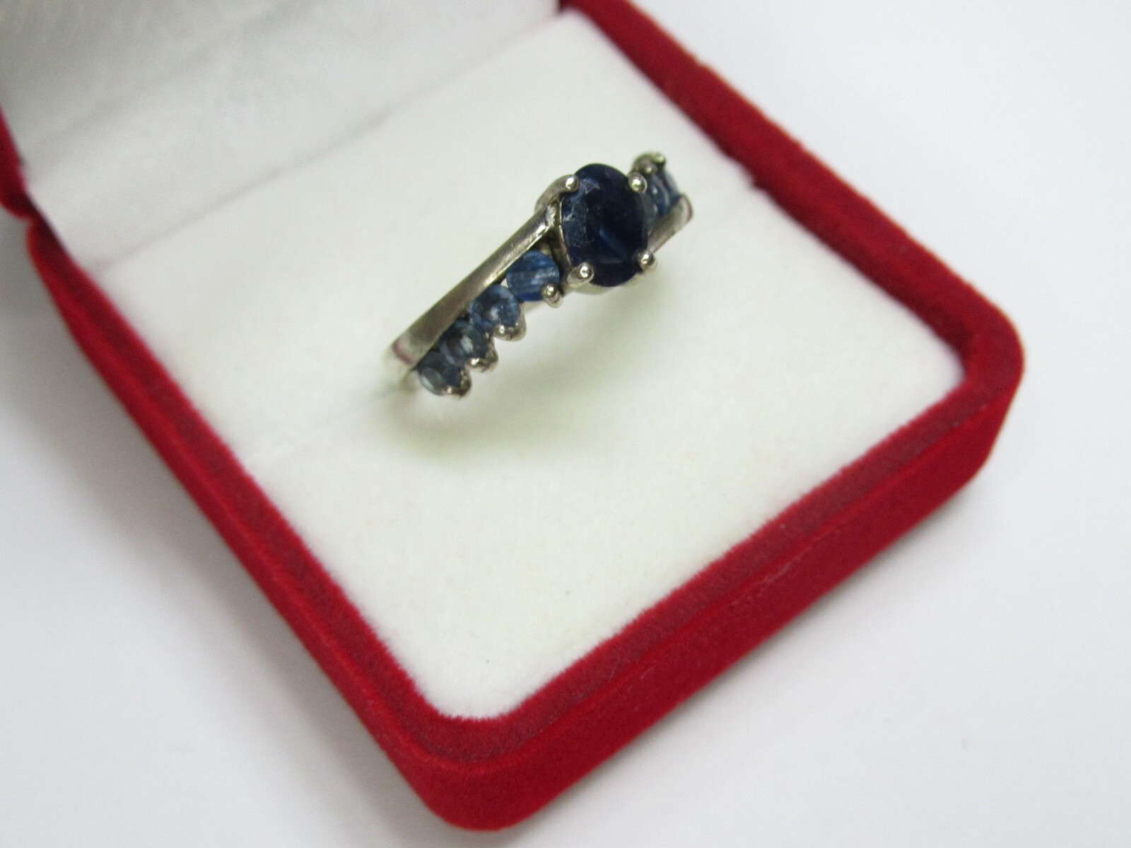 Women’s 925 sterling silver ring, sapphire, 3,73 gr, size 8.