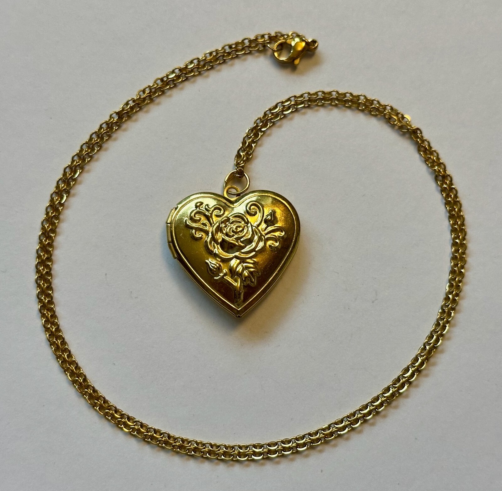Vintage style Brass Heart locket photo emboss rose flower pendant necklace 24″