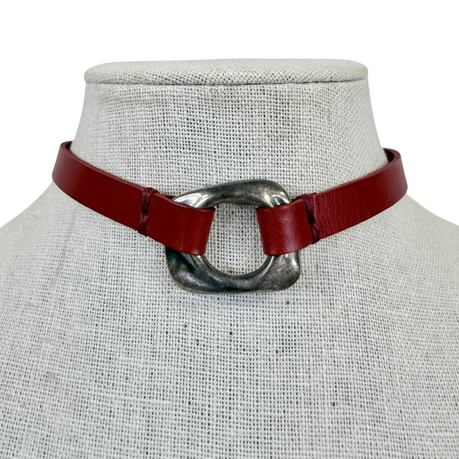 UNOde50 Red Leather Choker Necklace Handcrafted in Spain