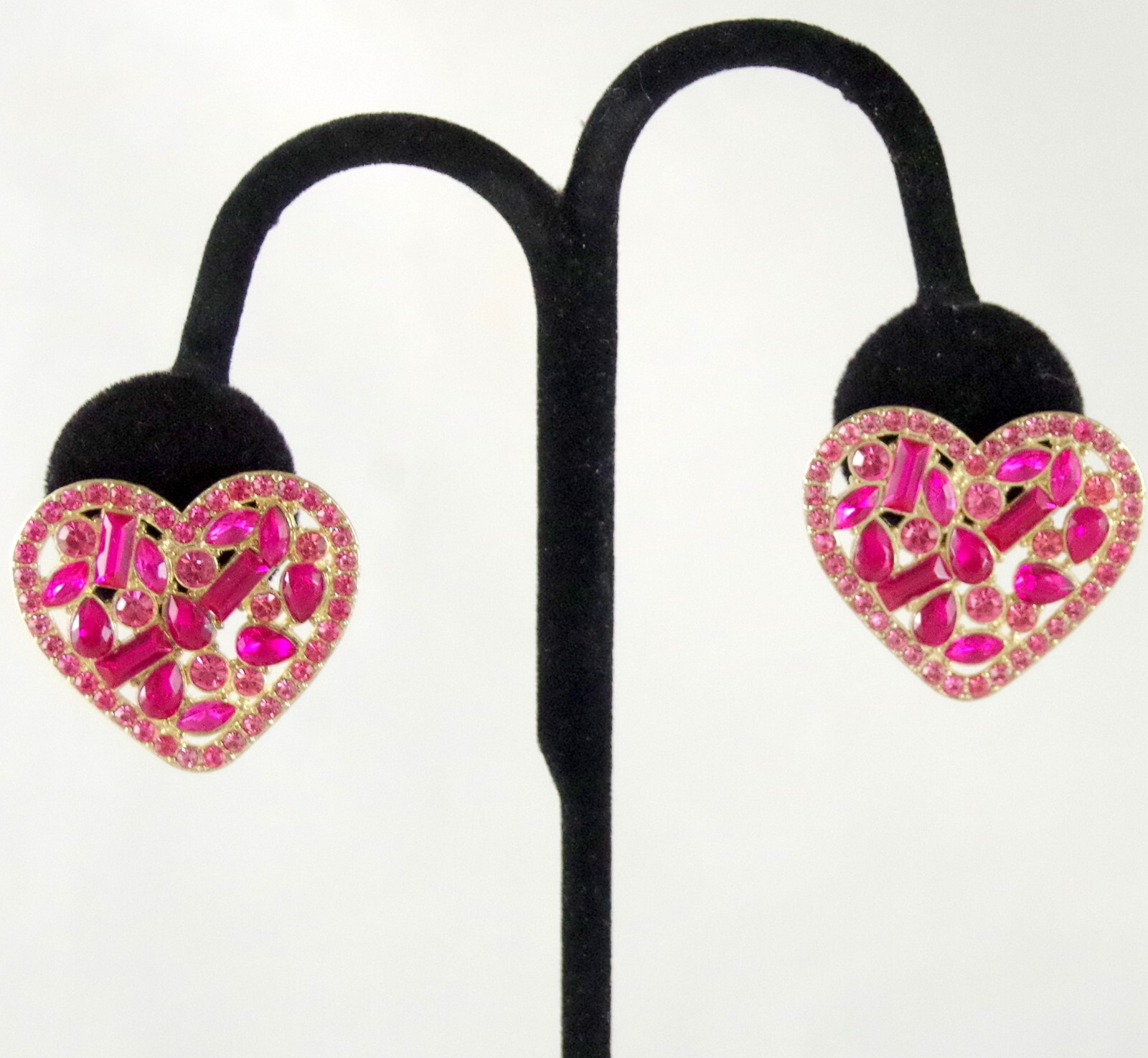 1.25″ BETSEY JOHNSON PRETTY-IN-PINKS CRYSTAL RHINESTONE VALENTINE HEART EARRINGS