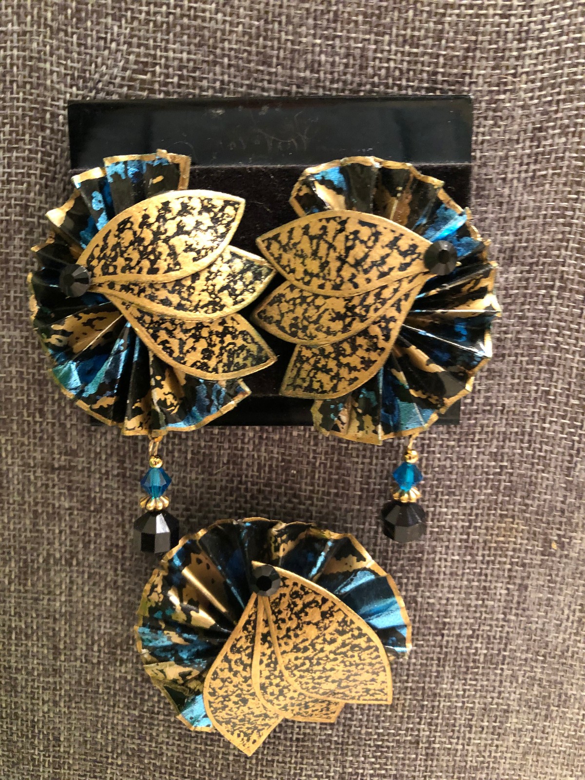 Vtg Artisan Dsgn Blue and Gold Mix ” W/Jewels Dangle Clip Earrings & Pin/Brooch
