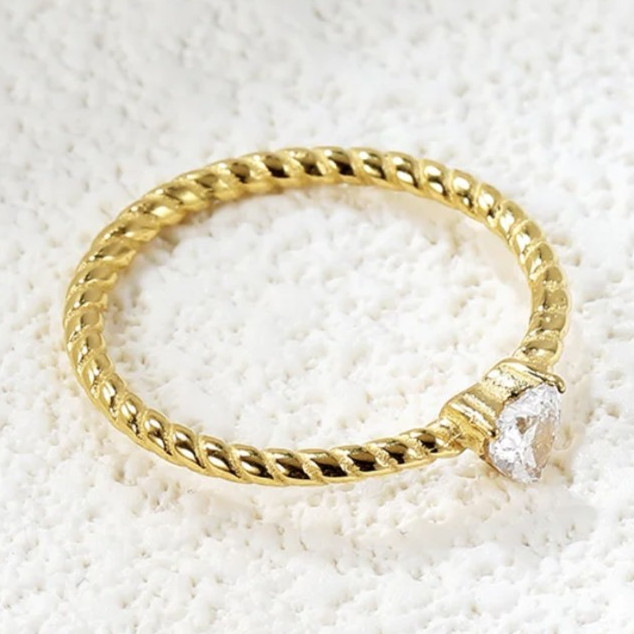 Gold Tone Twisted Rope Band Ring Size 7 One Clear Stone White/Colorless