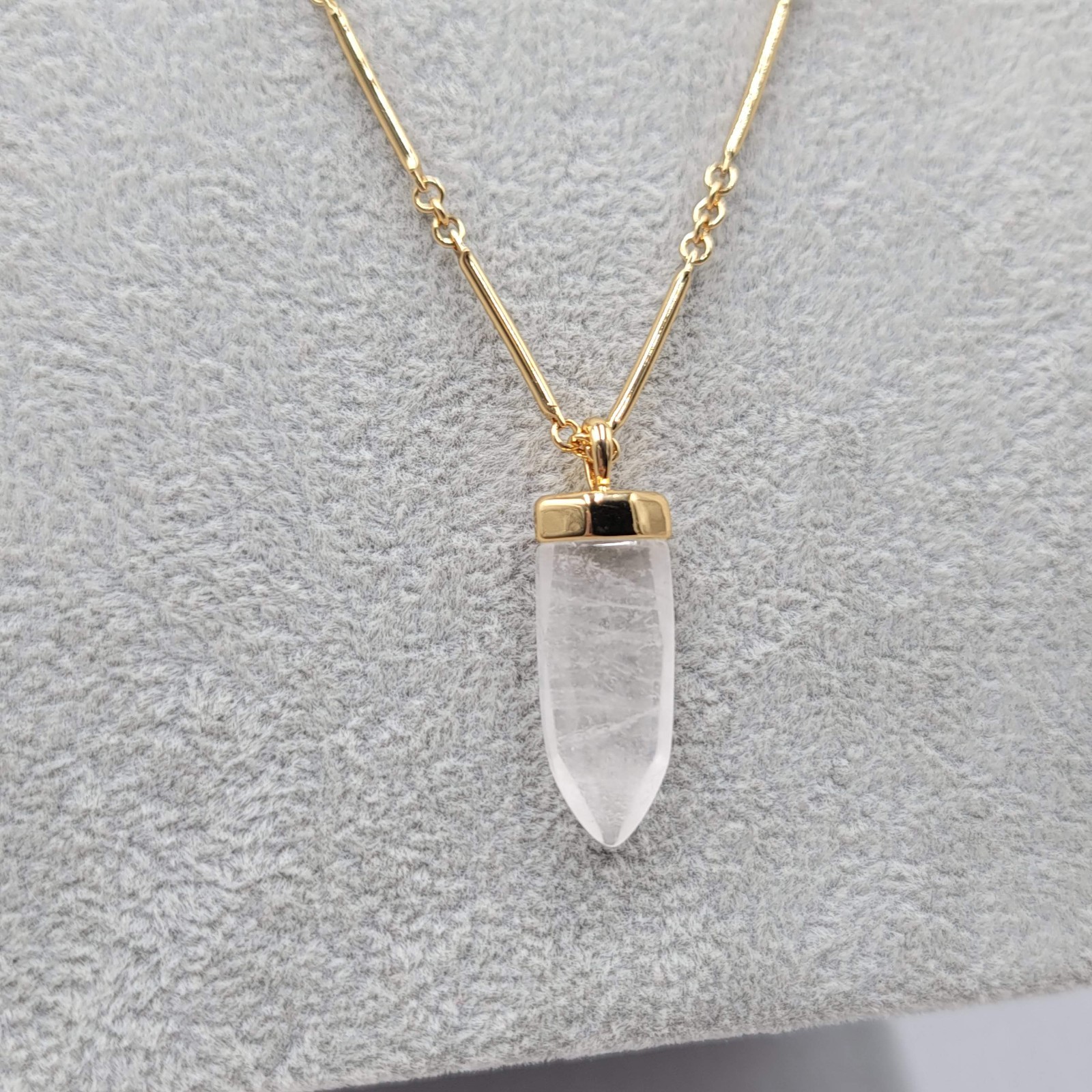 Stella & Dot Natural Quartz Pendant Necklace Gold tone Triple Chain Long
