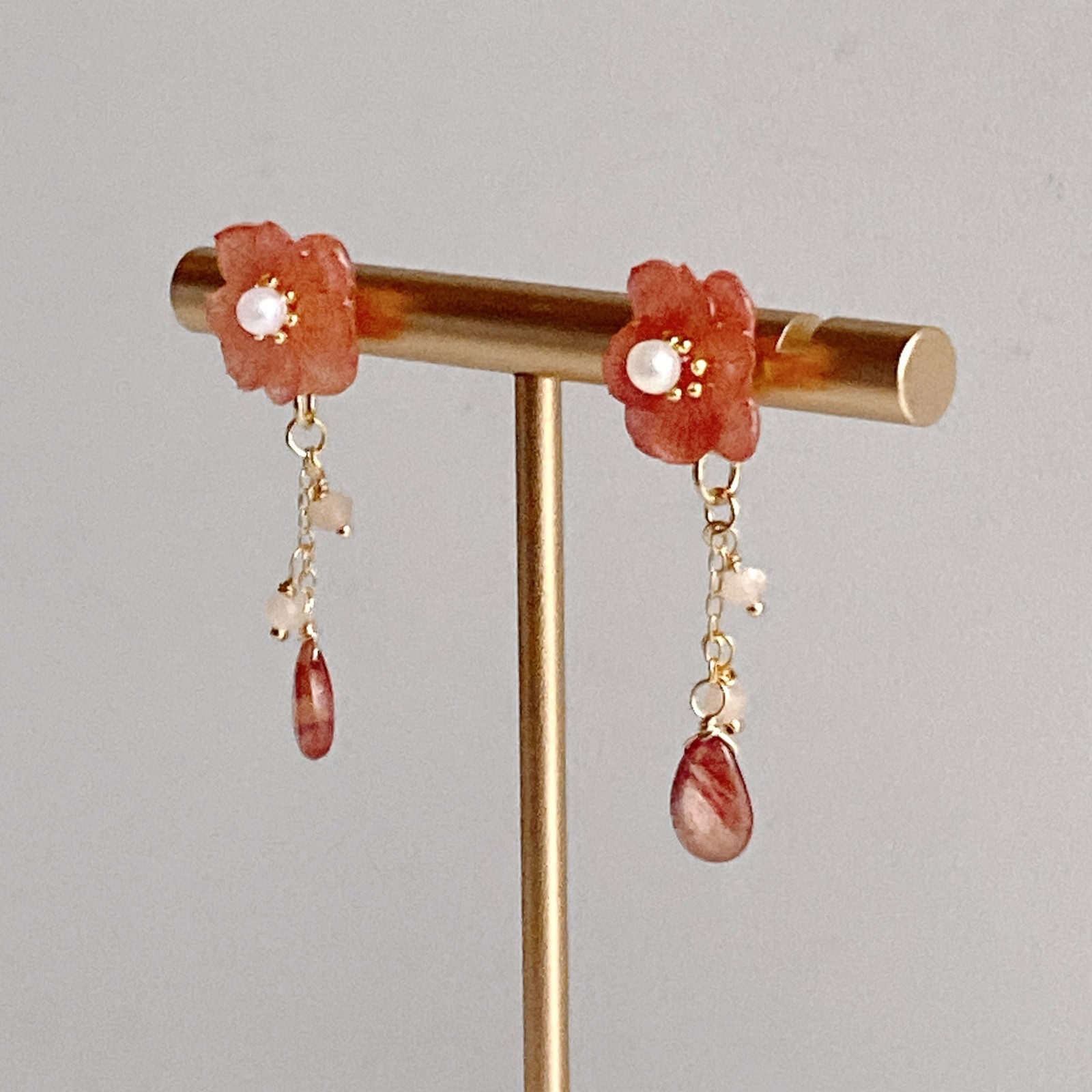 Preserved Annabelle Hydrangea & Natural Andesine Earrings | Annabelle Andesine