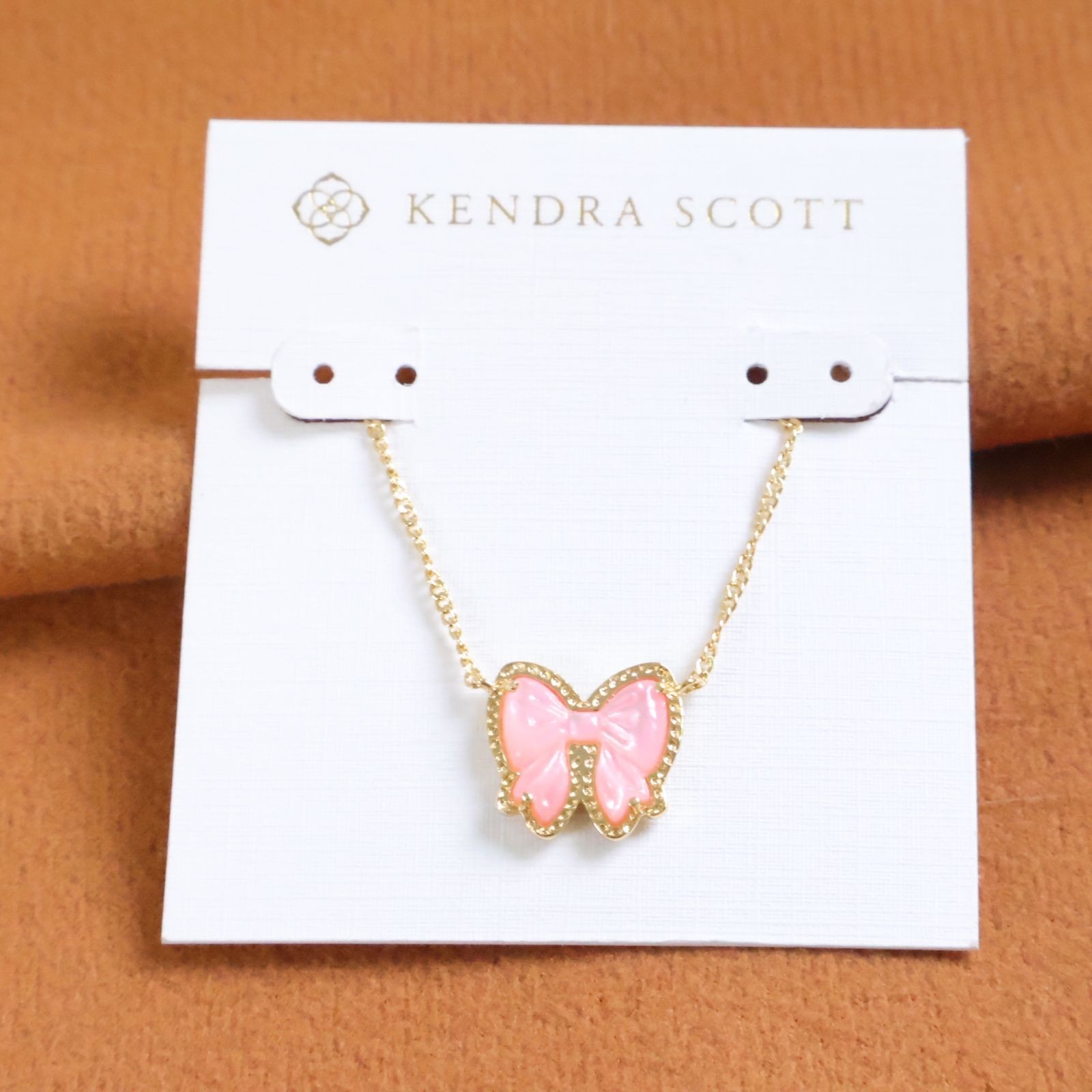 Kendra Scott | Haley Bow – Gold Blush Mother-of-Pearl Necklace