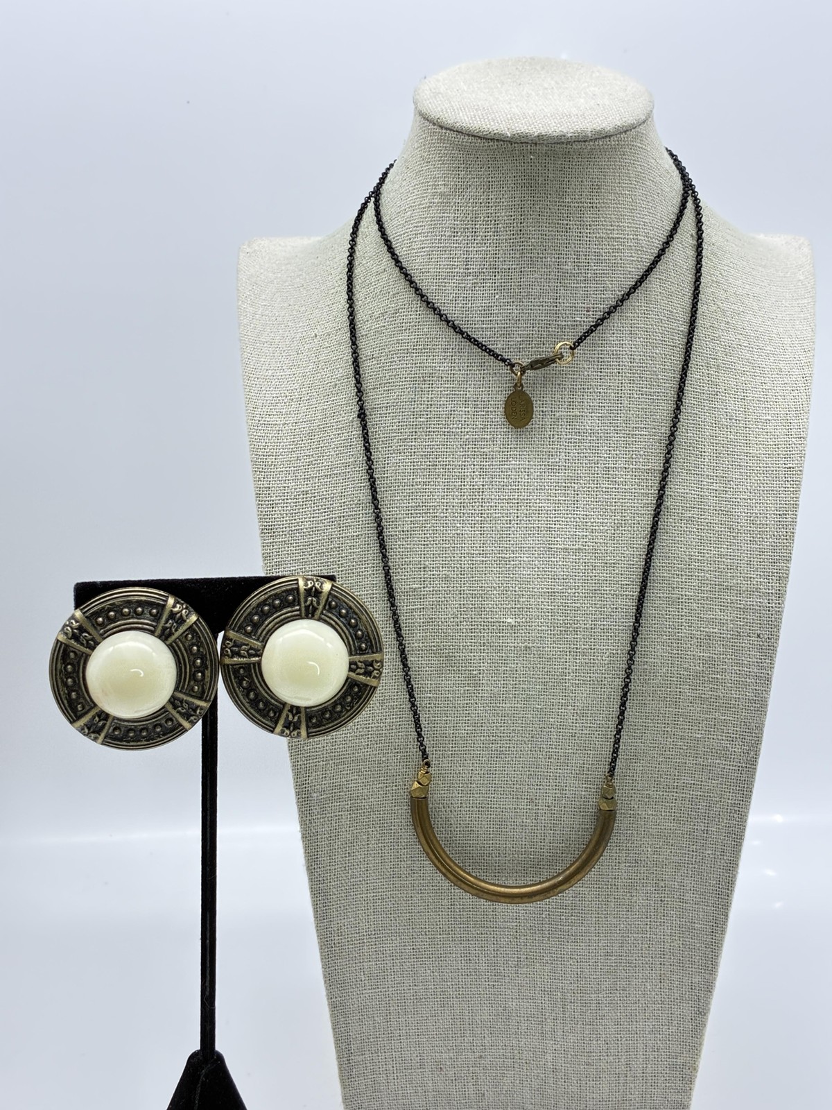 Larissa Loden Signed Necklace Gold Tone Arc Pendant and Chunky White Bead Clip
