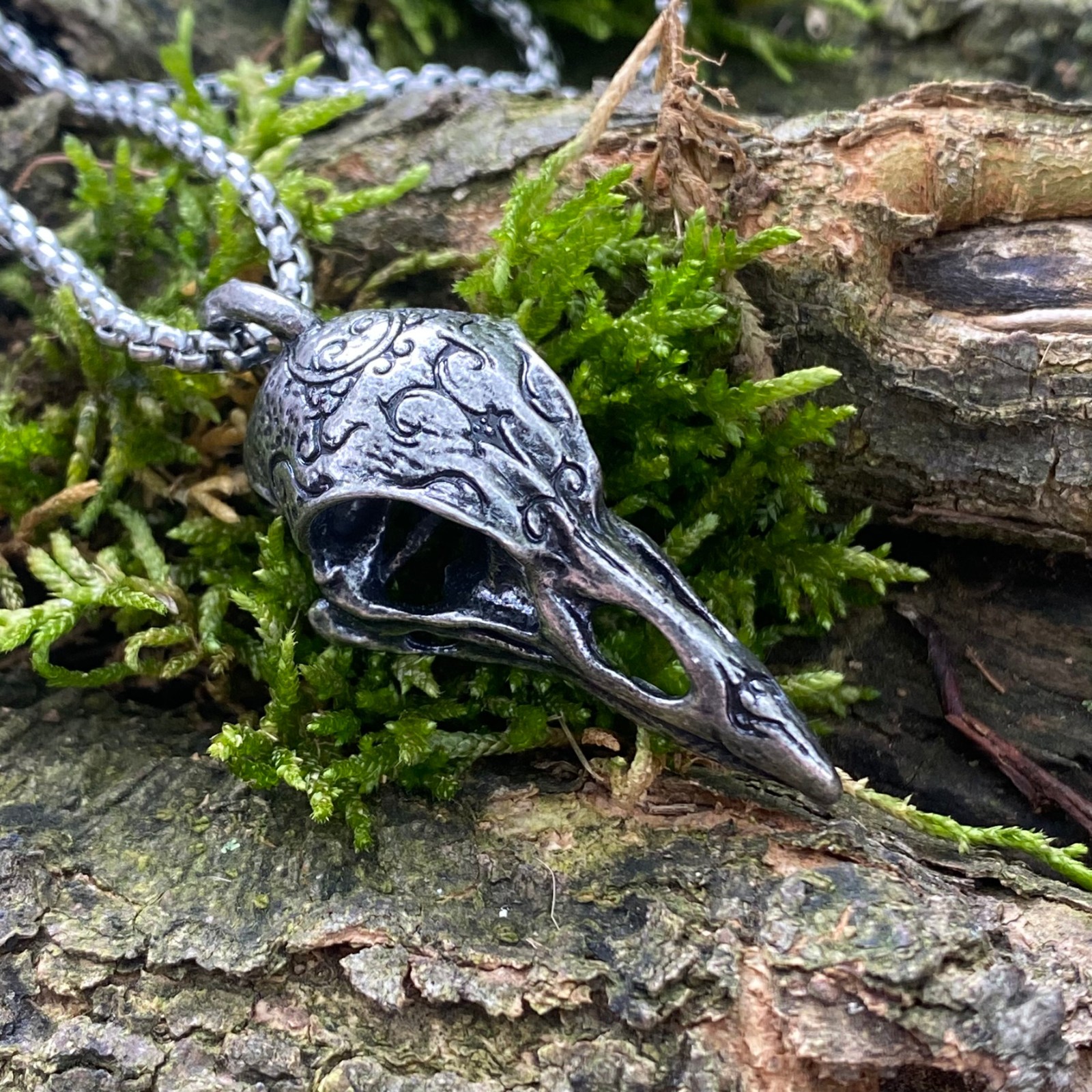 Unisex Gothic Ravn Crow Skull Necklace Silver Tone Punk Norse Amulet Gift Boxed