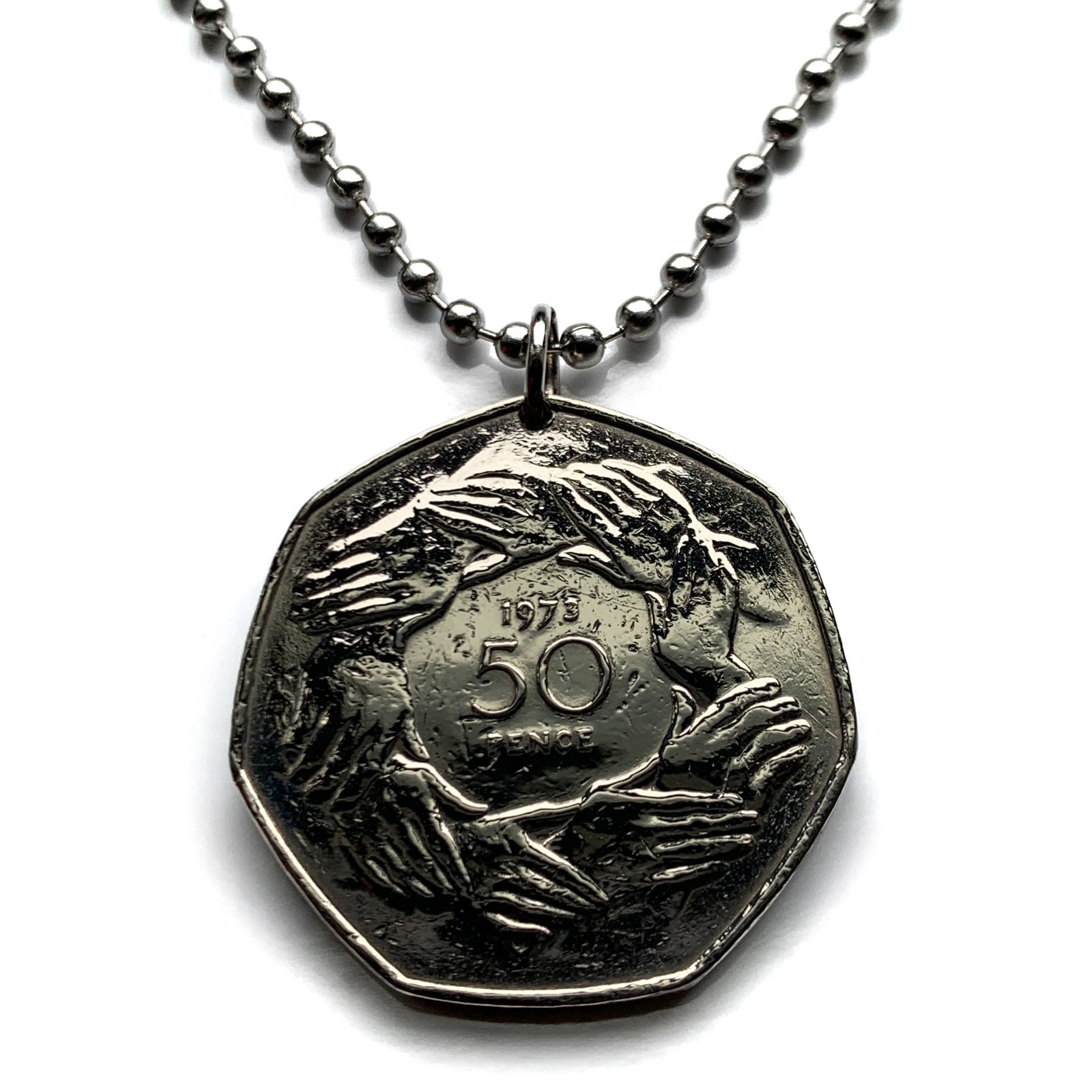 1973 United Kingdom 50 coin pendant 9 hands European Economic Community k000030