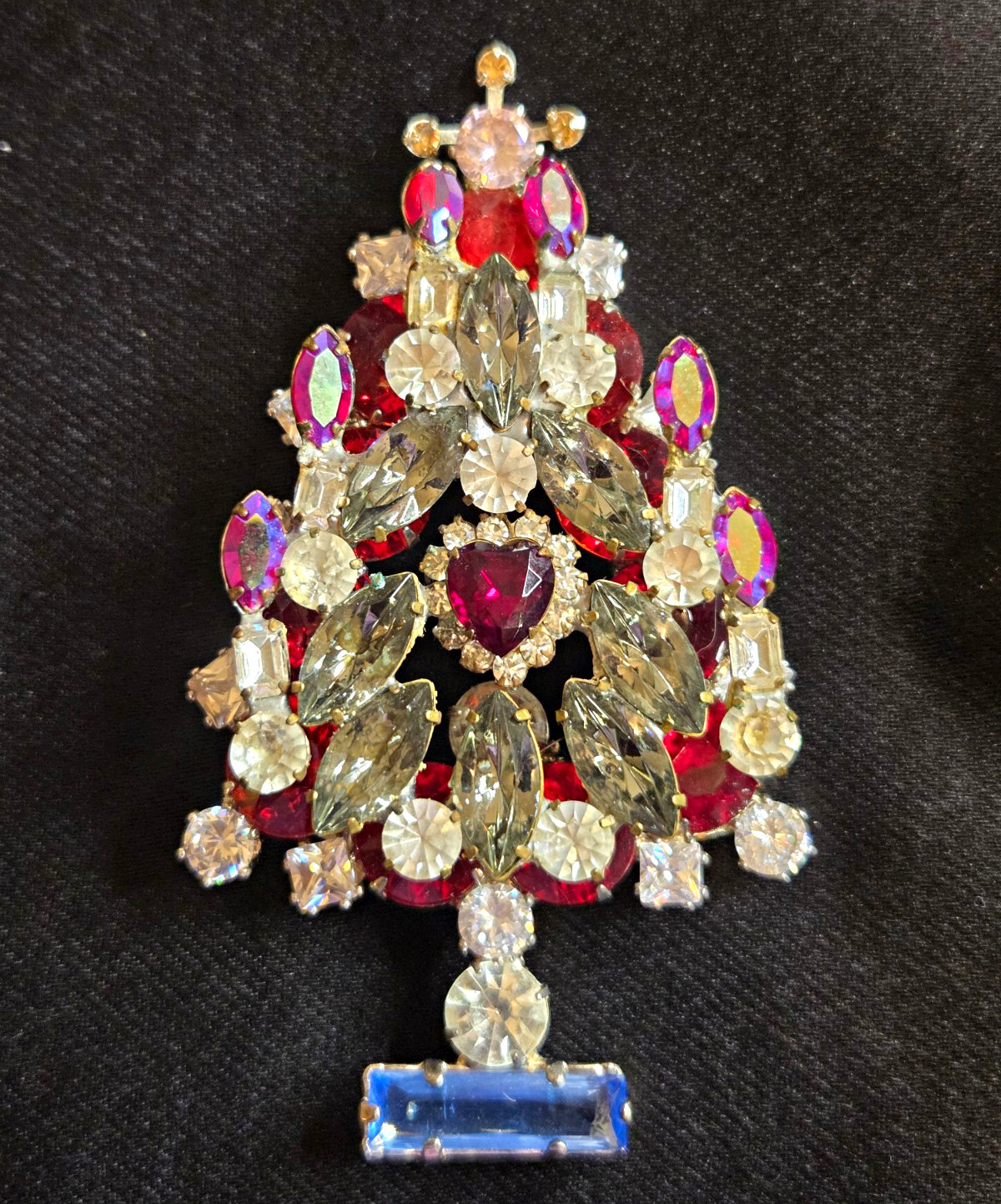 Silver Tone Christmas Tree Brooch Pin Clear Crystal Rhinestone Red Blue