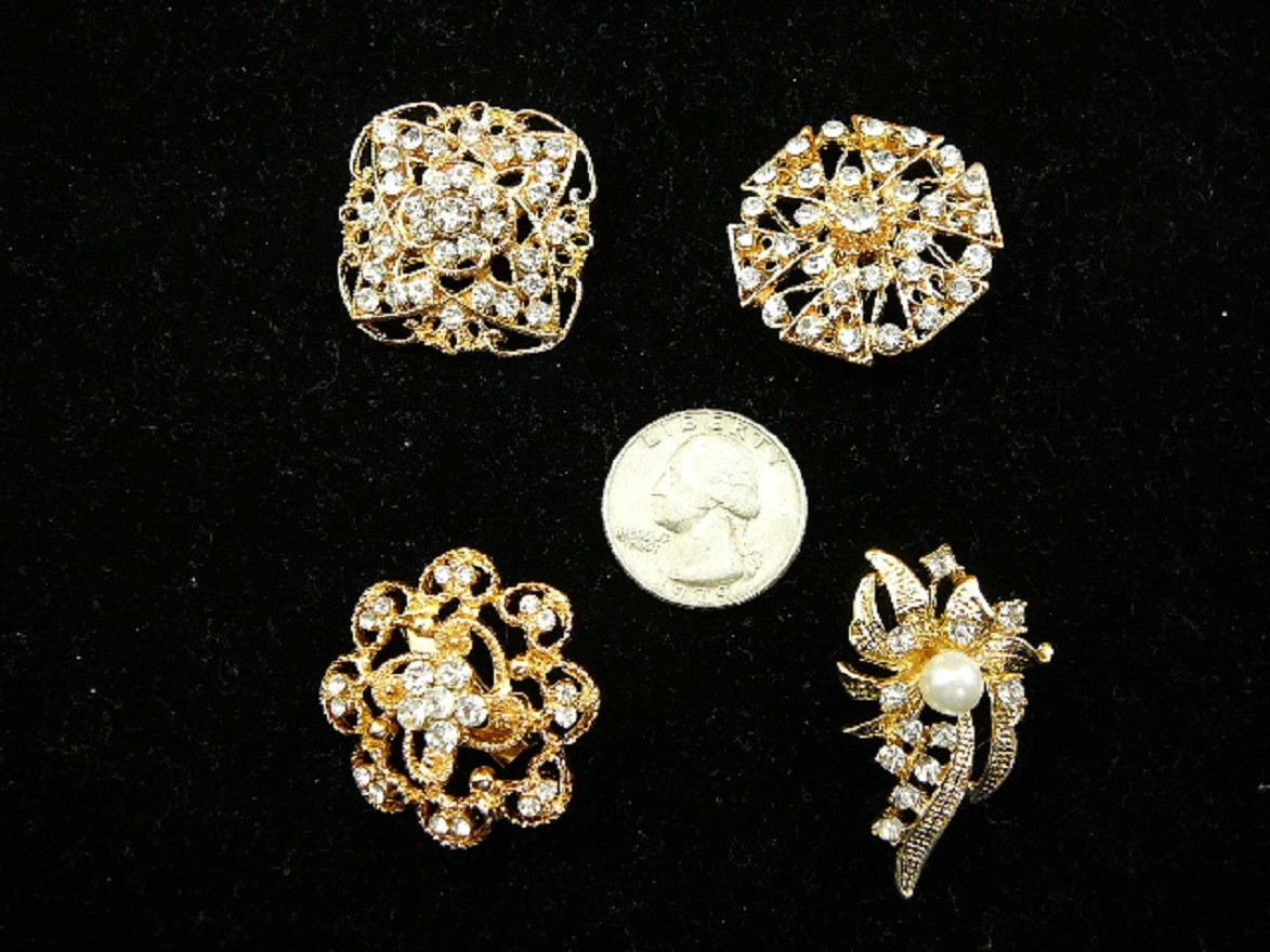 bb610-1) set of 4 white rhinestone pearl ornate floral gold tone brooch pin pins