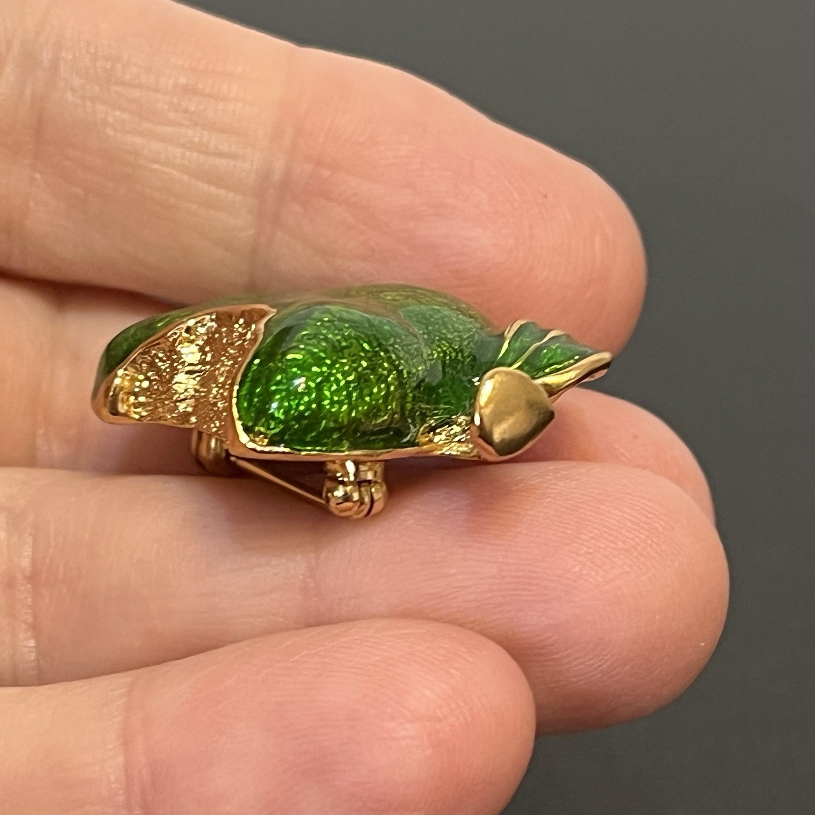 Vintage Green Apple Gold Tone Enamel Brooch Pin Jewelry Fruit Teacher Wicked