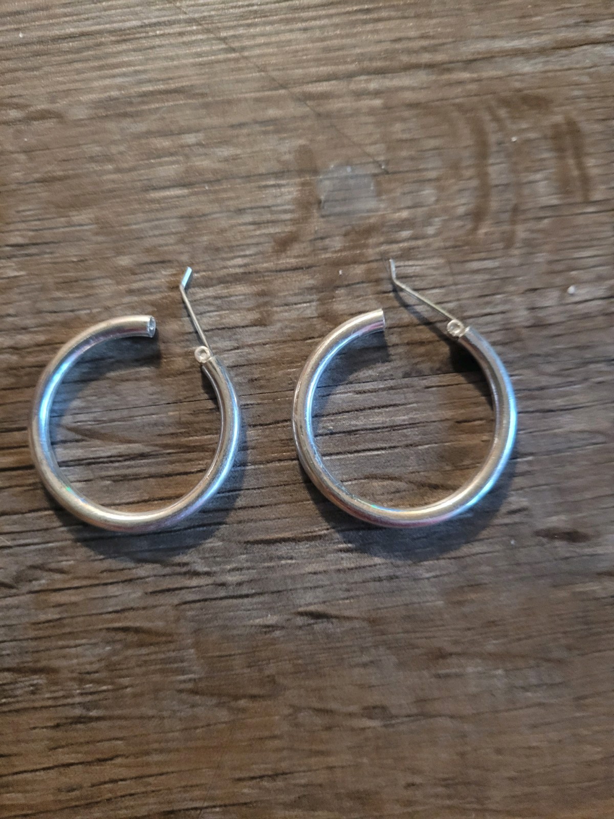 Silvertone Hoop Earrings Lever Back Pierced Earrings Women’s Fashion Jewelry