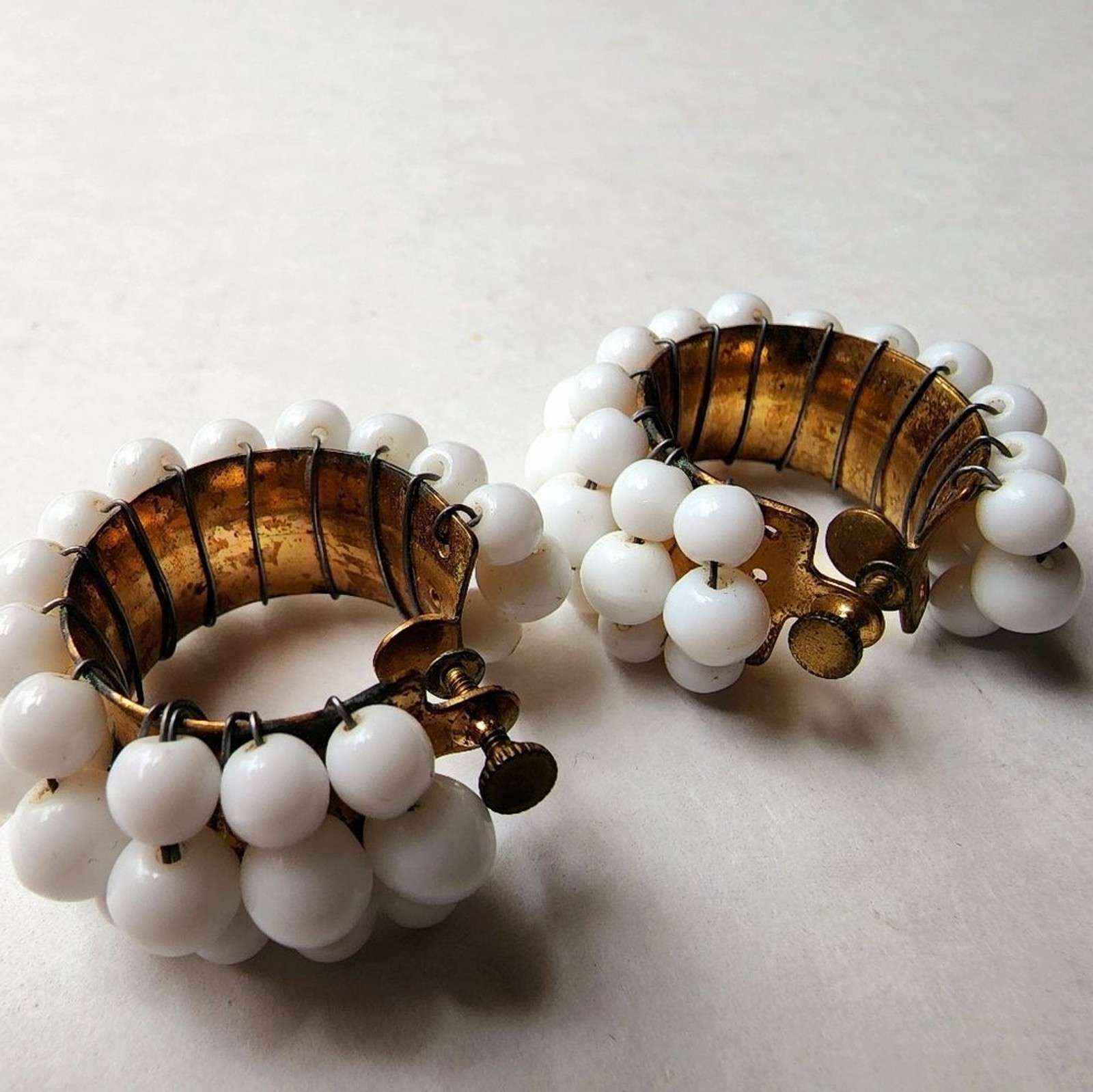 Vintage screwback white beaded earrings 1950s lightweight