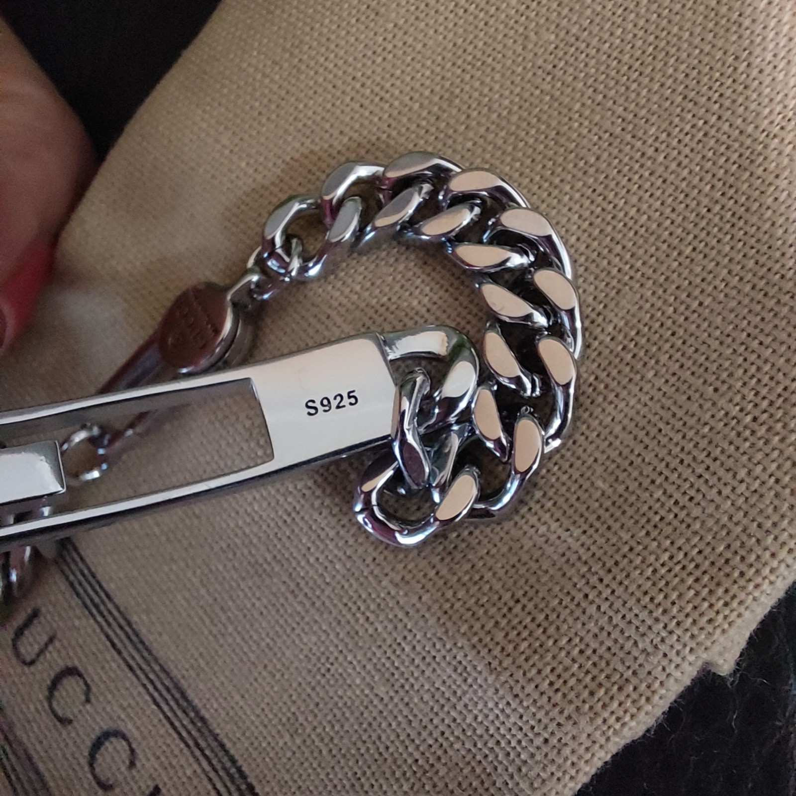 Gucci Silver Cutout G Chain Bracelet 7.5″