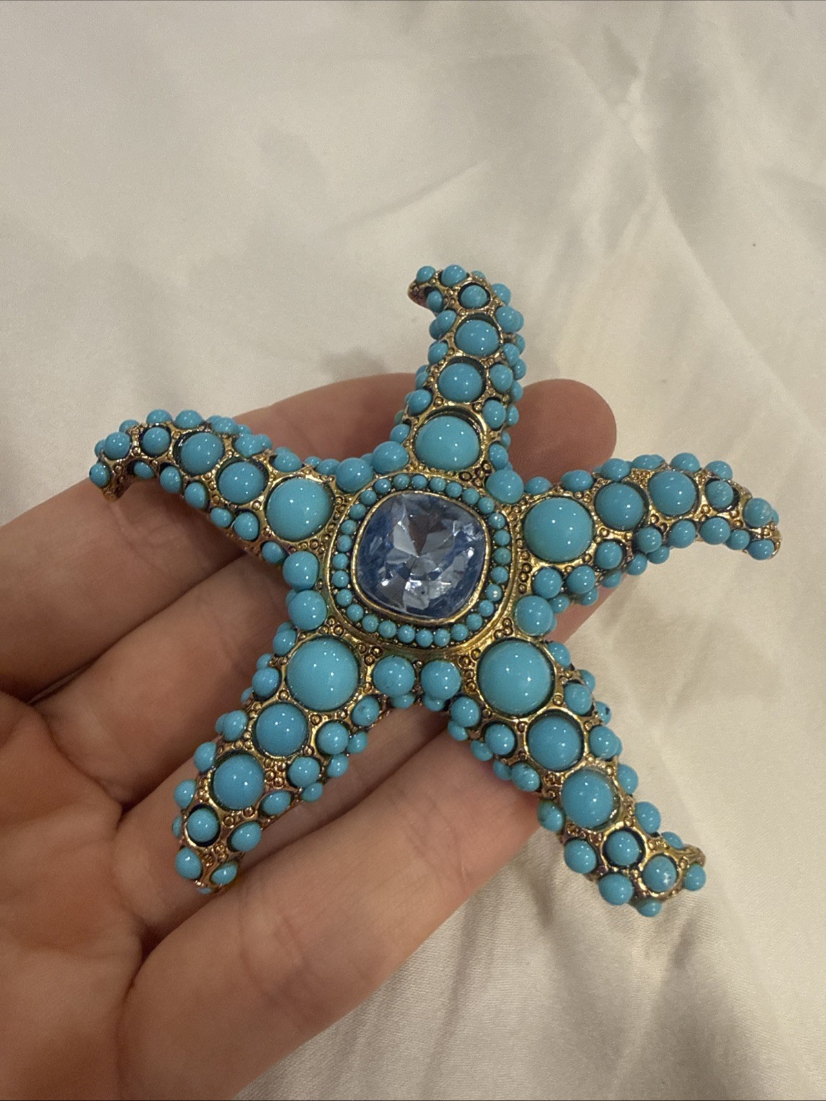 KENNETH JAY LANE, 3″ INCH, GOLD AND TURQUOISE CABOCHONS STARFISH PIN WITH SAP…