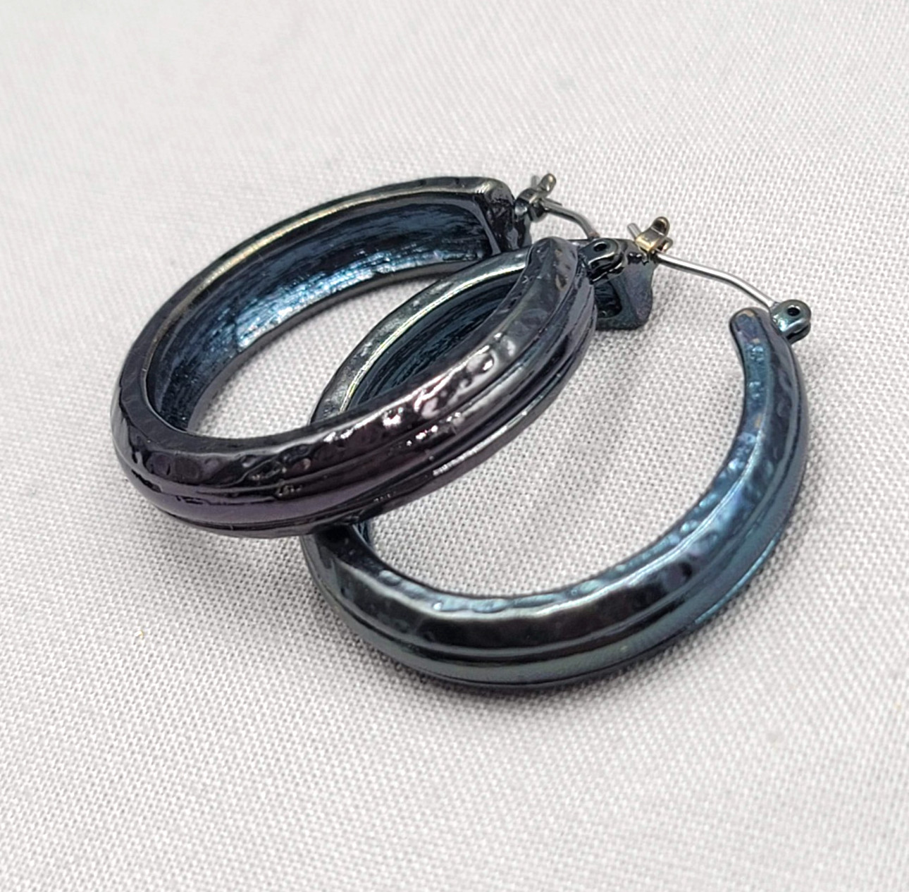 Iridescent Black Hoops Pierced Earrings Gunmetal Gray Dangle 1 3/8″