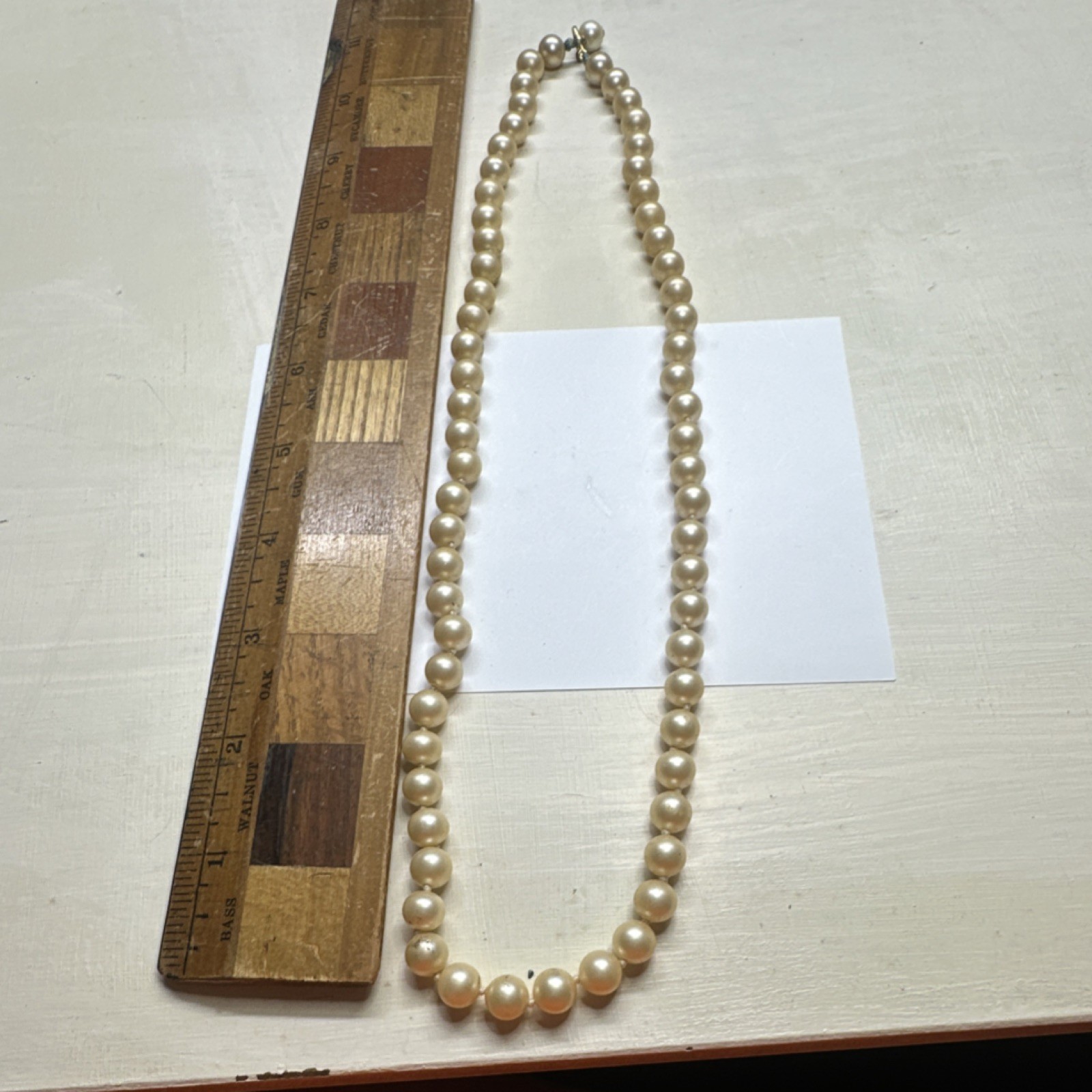 Ivory Beaded Imitation Pearl Necklace Plastic 19-24 in Hook Closure Round Stone